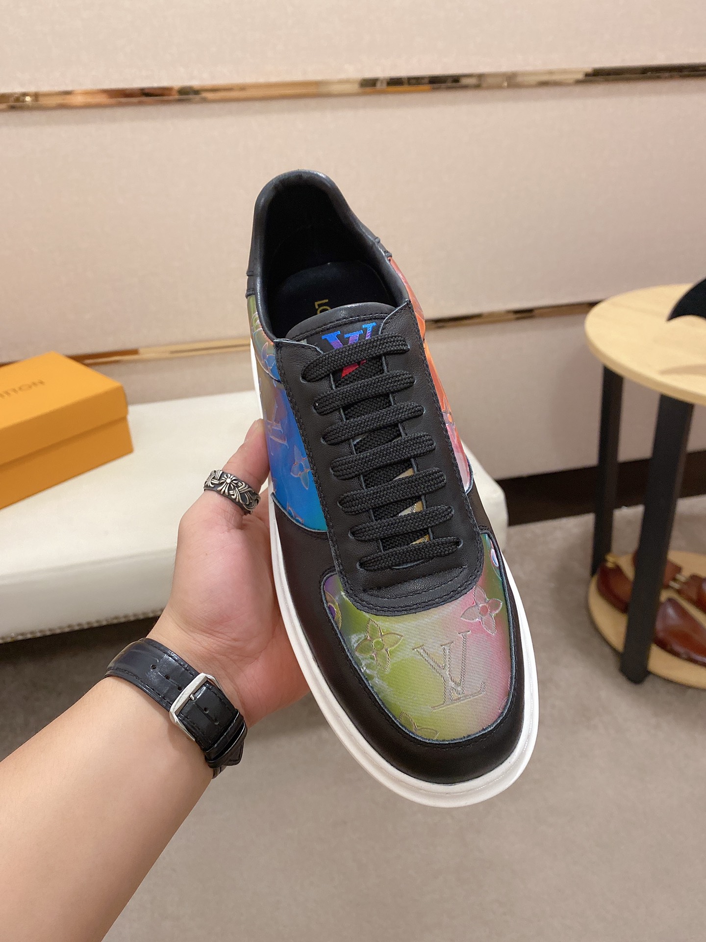 Louis Vuitton Low Top sneaker 117 - vstockx