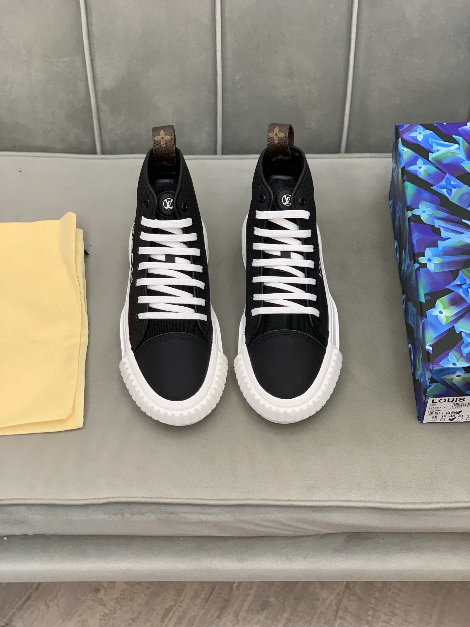 Louis Vuitton Squad sneaker 2 - vstockx