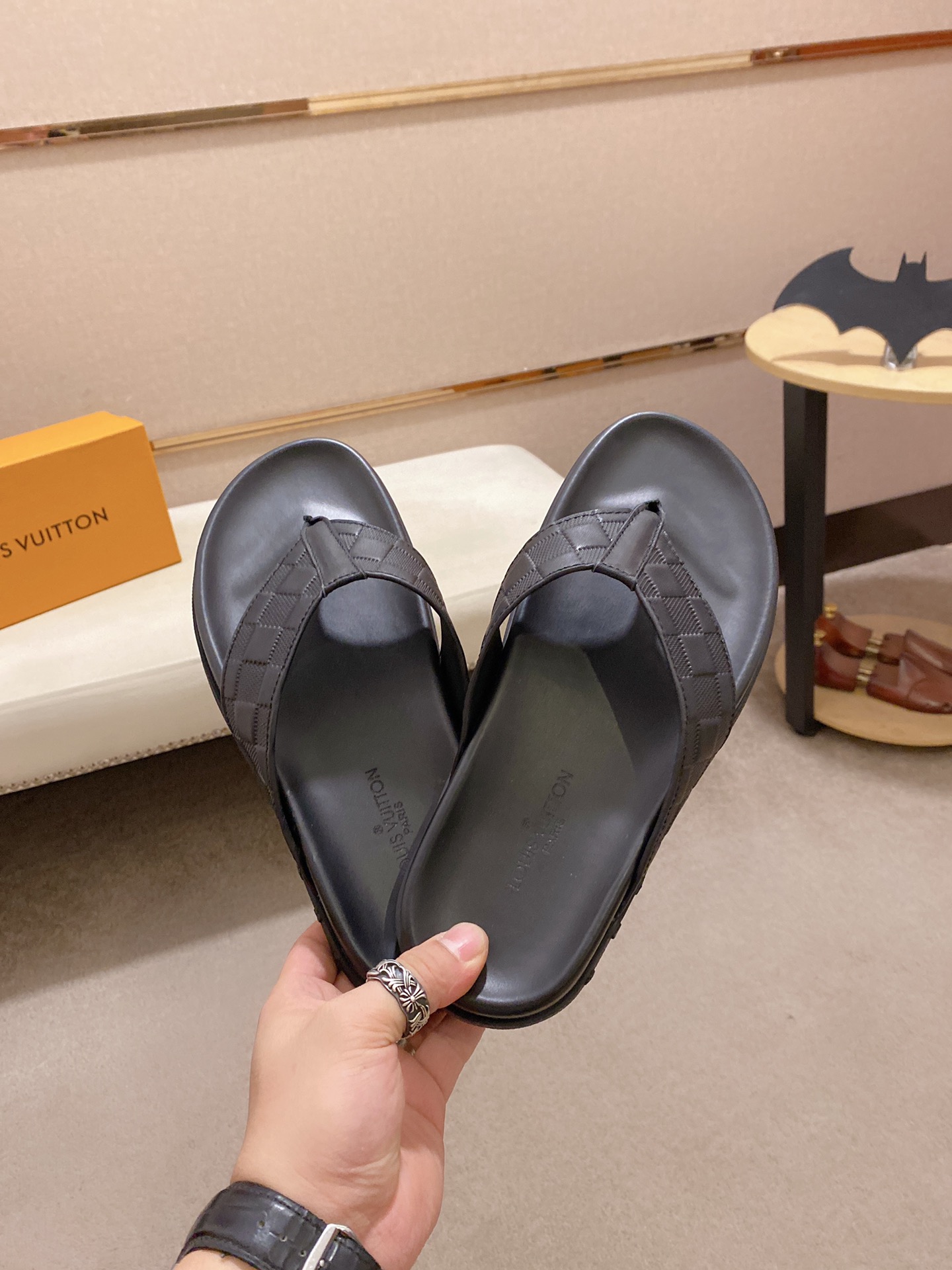 Louis Vuitton Slipper 5 - vstockx