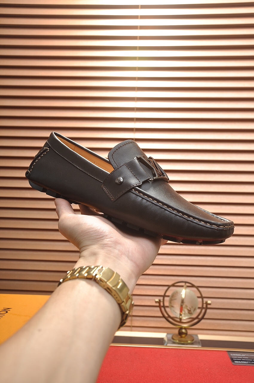 Louis Vuitton Leather Boots 31 - vstockx
