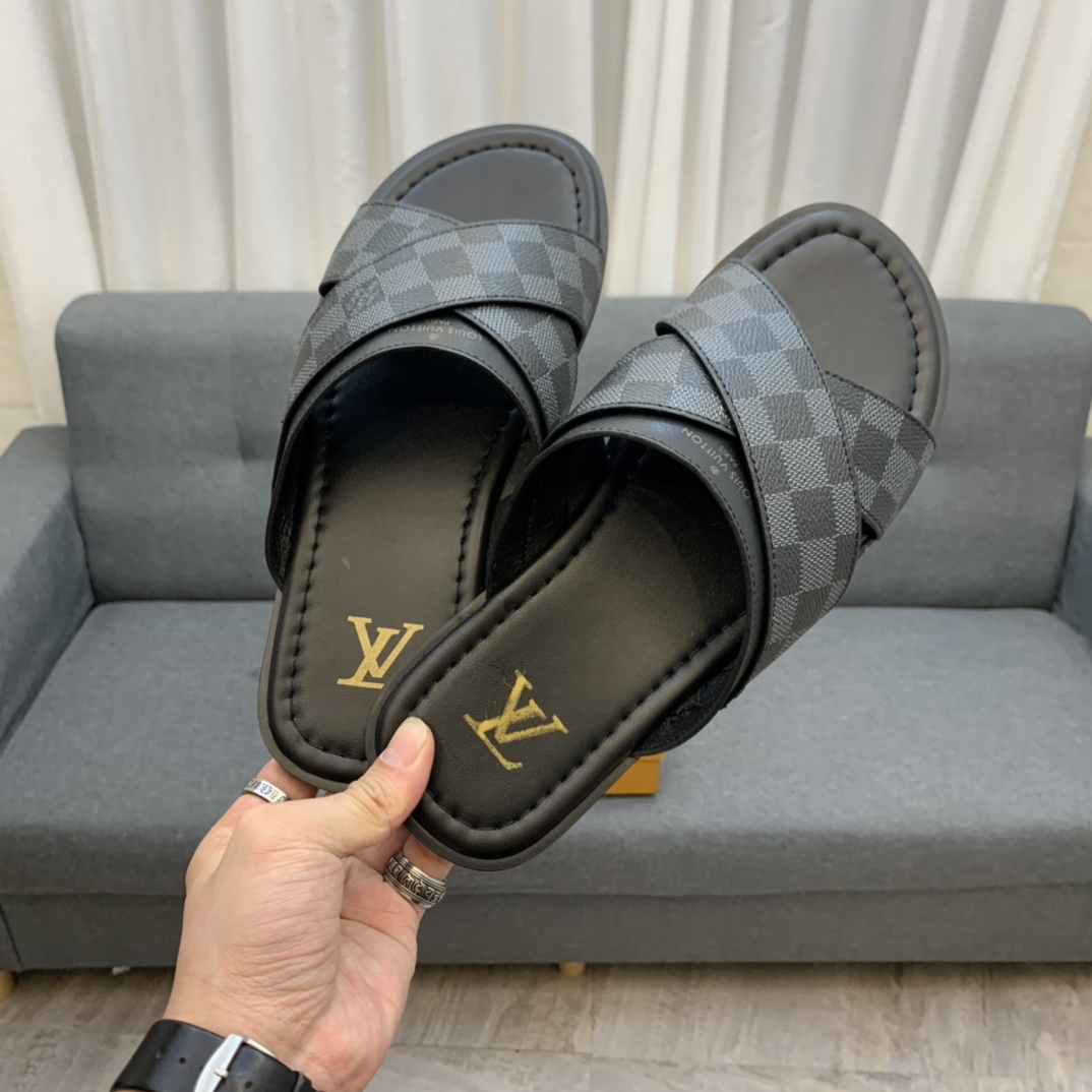 Louis Vuitton Slipper 142 - vstockx