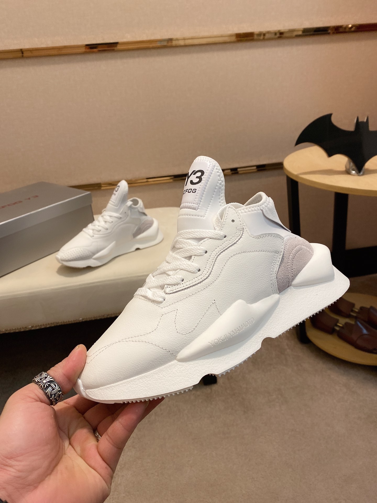 Y-3 Kaiwa Lace-Up Sneakers 40 - vstockx