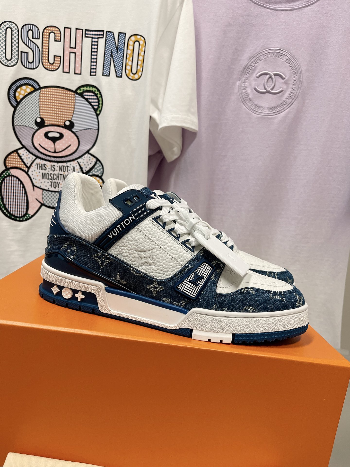 Louis Vuitton LV TRAINERS SNEAKER 2 - vstockx