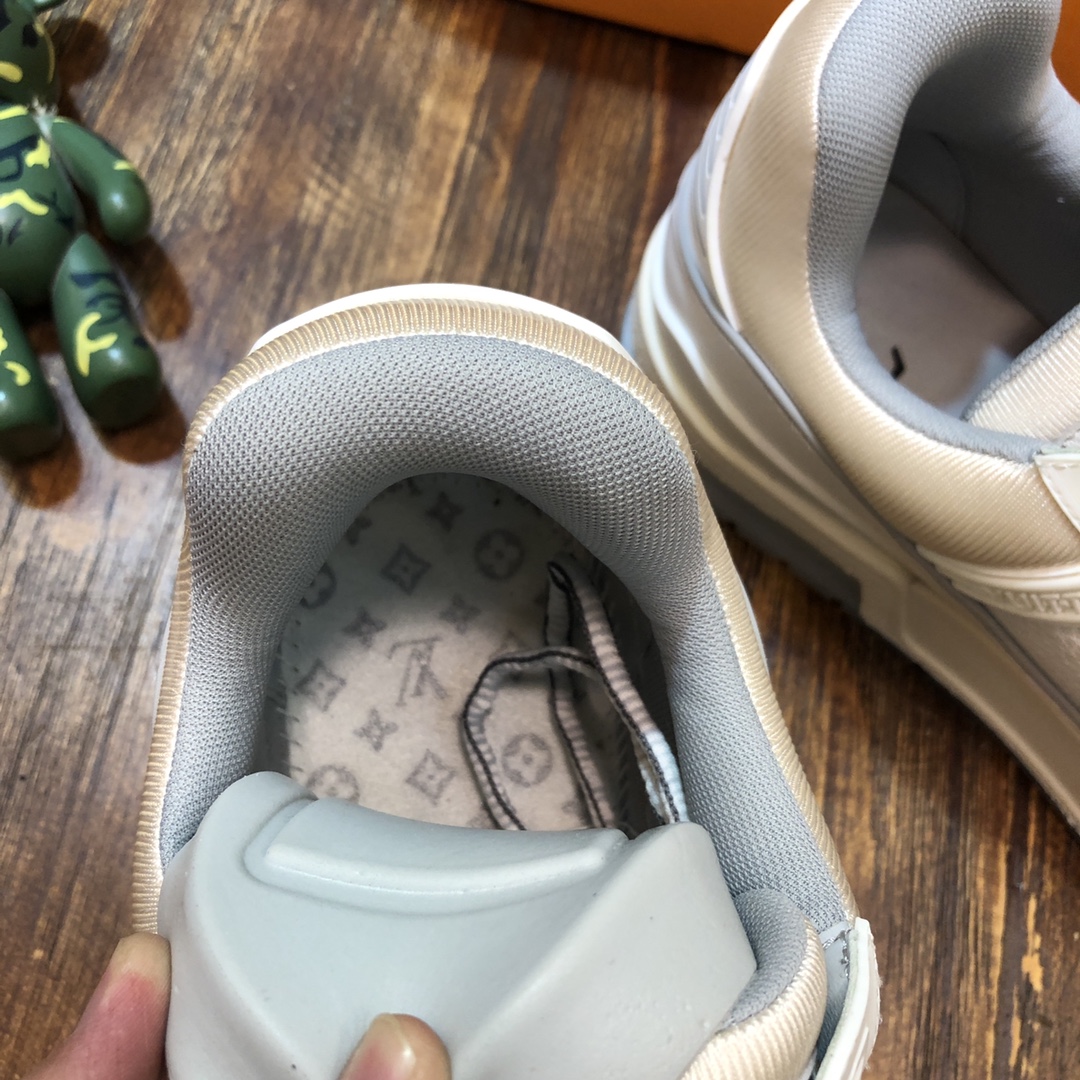 Louis Vuitton Trainer Sneakers 36 - vstockx