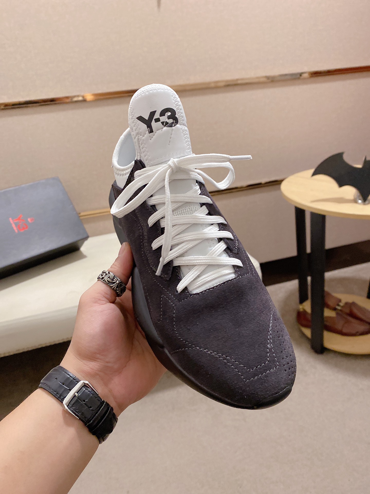 Y-3 Kaiwa Lace-Up Sneakers 18 - vstockx