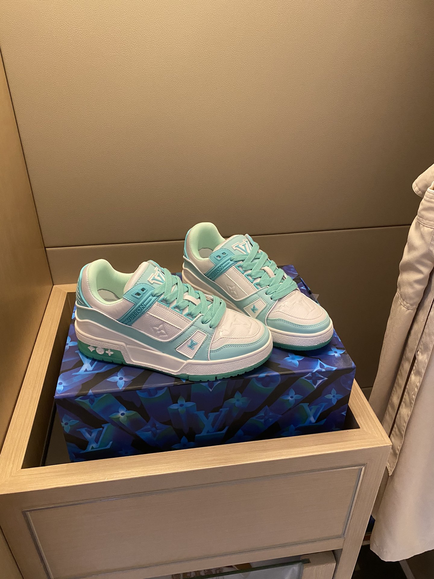 Louis Vuitton LV TRAINERS SNEAKER 9 - vstockx