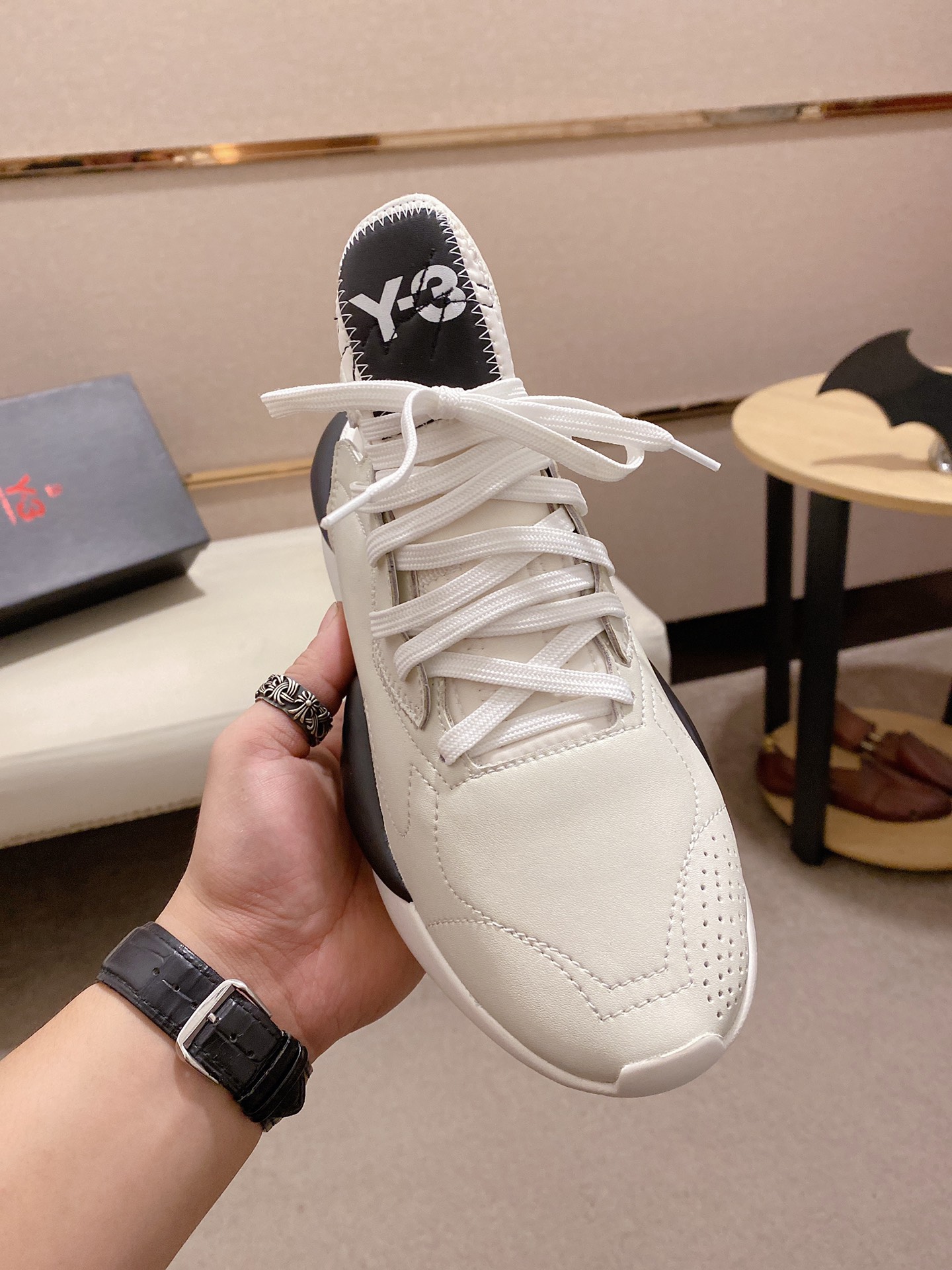 Y-3 Kaiwa Lace-Up Sneakers 23 - vstockx