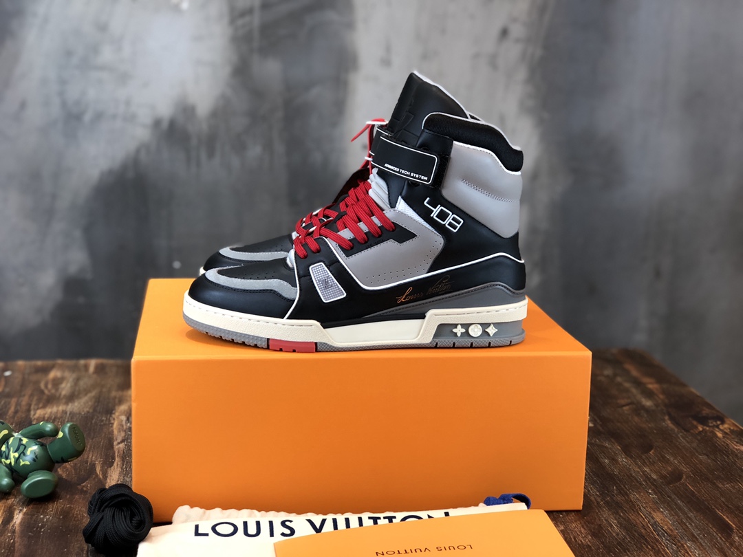 Louis Vuitton Trainer Sneakers 18 - vstockx
