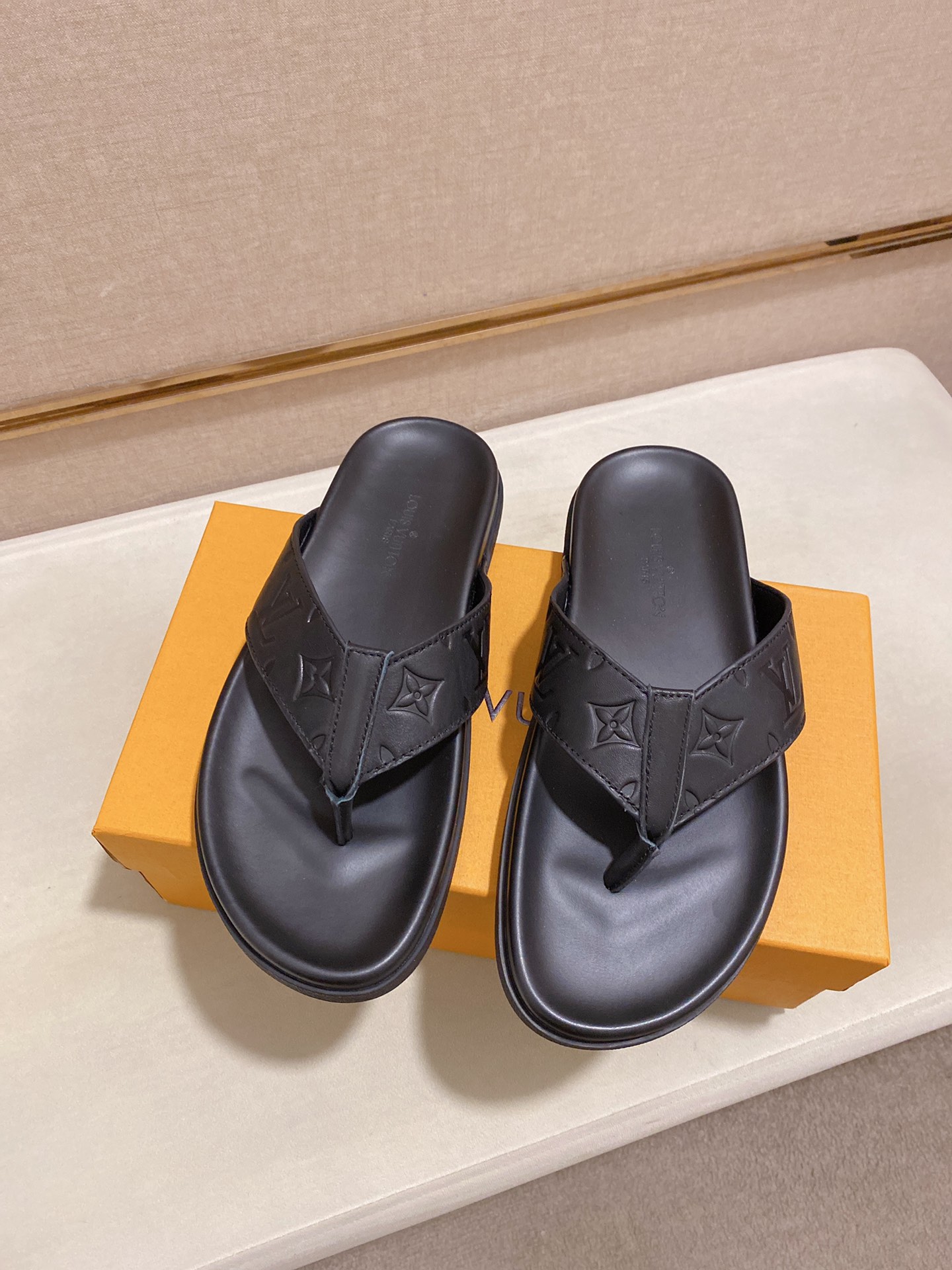 Louis Vuitton Slipper 8 - vstockx