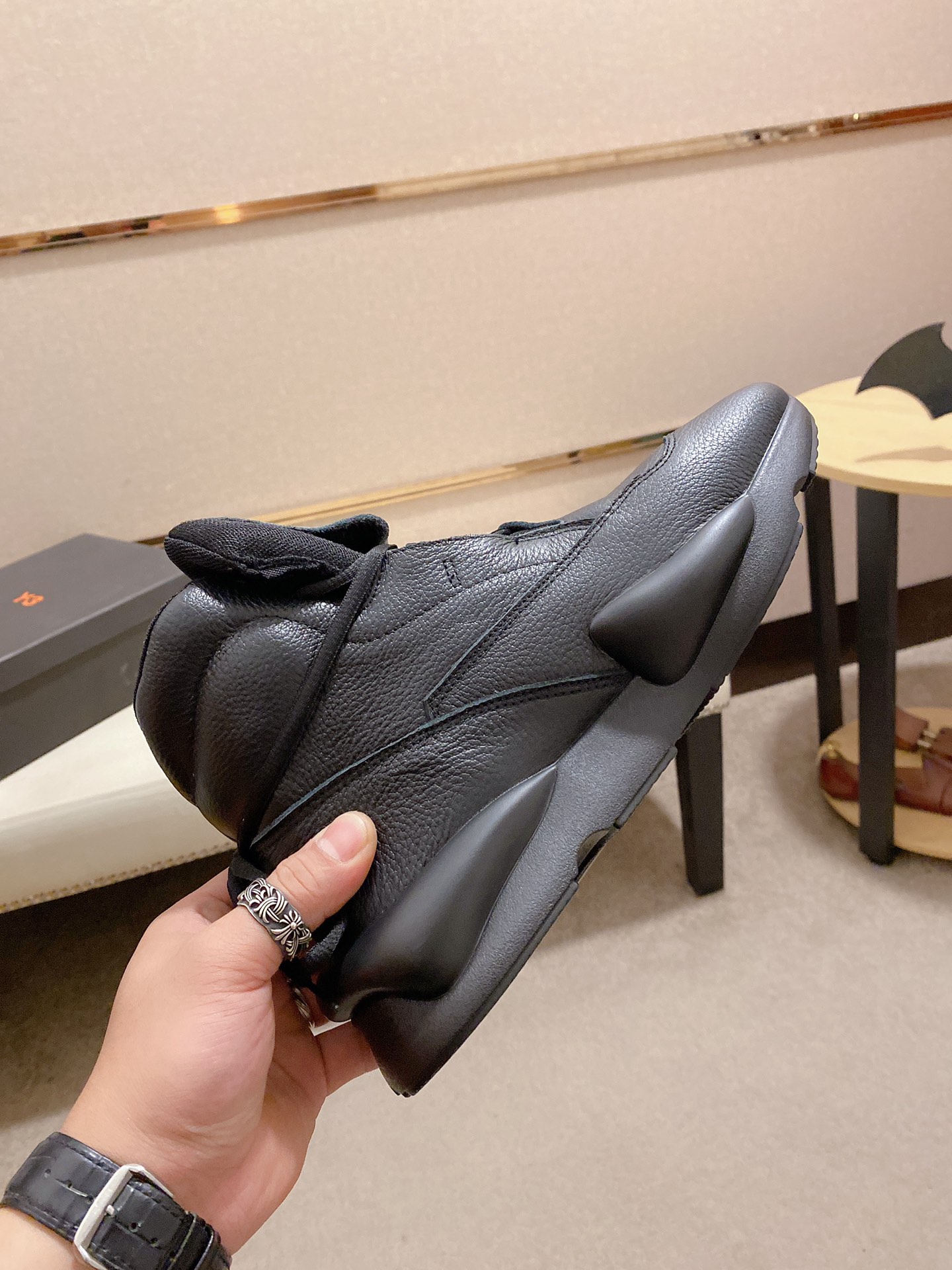 Y-3 Kaiwa Lace-Up Sneakers 8 - vstockx