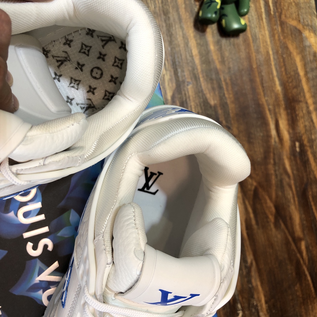 Louis Vuitton Trainer Sneakers 9 - vstockx