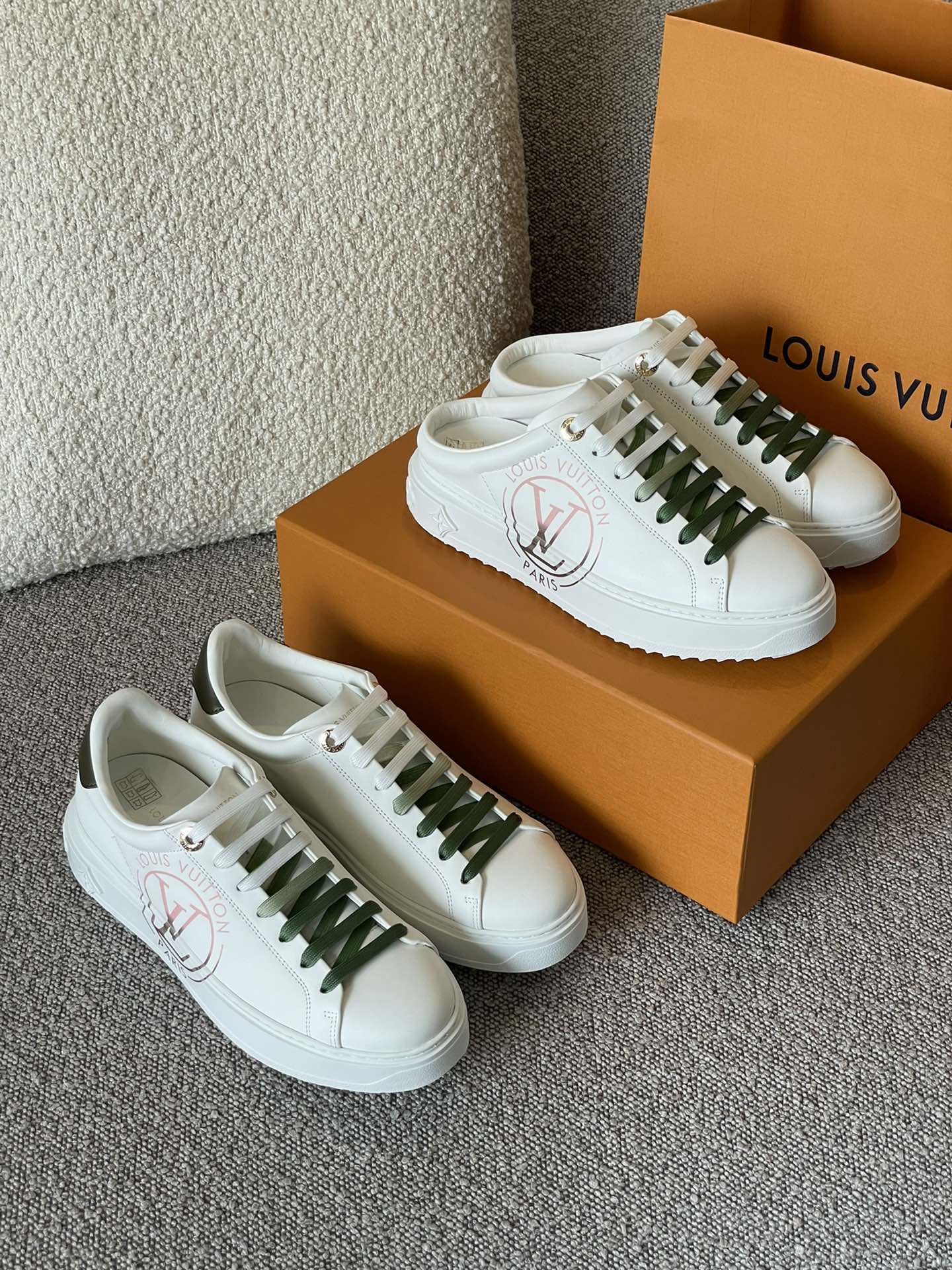 Louis Vuitton TIME OUT TRAINERS 1 - vstockx