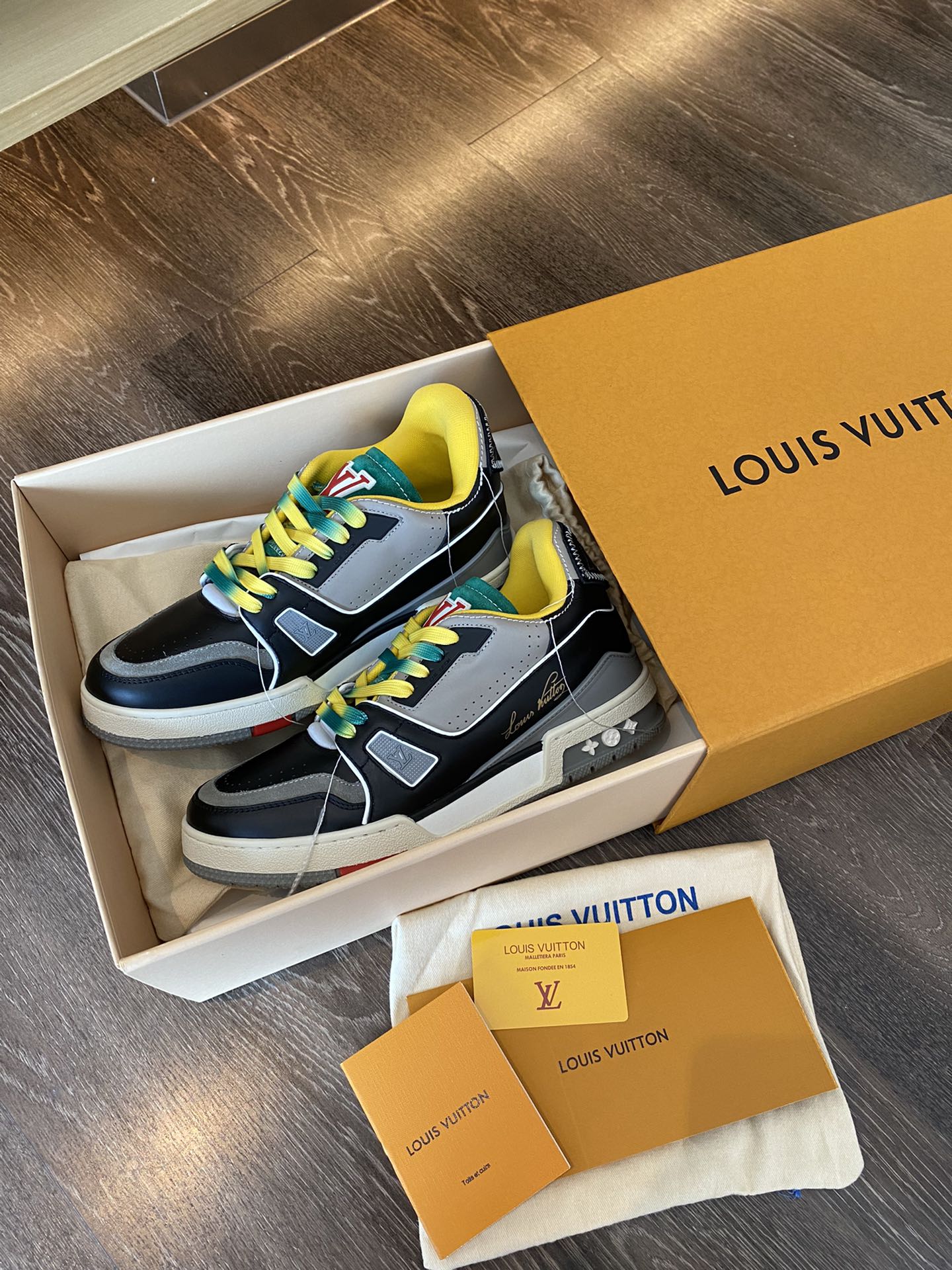 Louis Vuitton LV TRAINERS SNEAKER 9 - vstockx