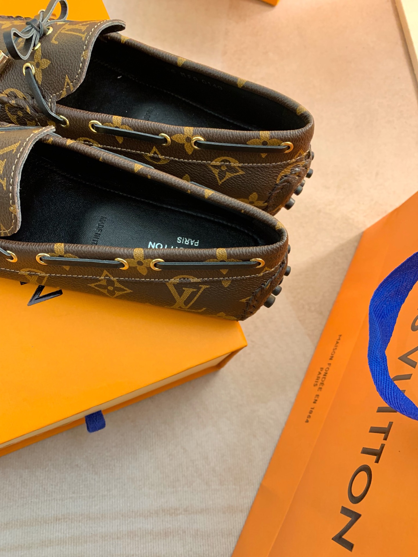 Louis Vuitton GLORIA FLAT LOAFERS WOMEN 11 - vstockx