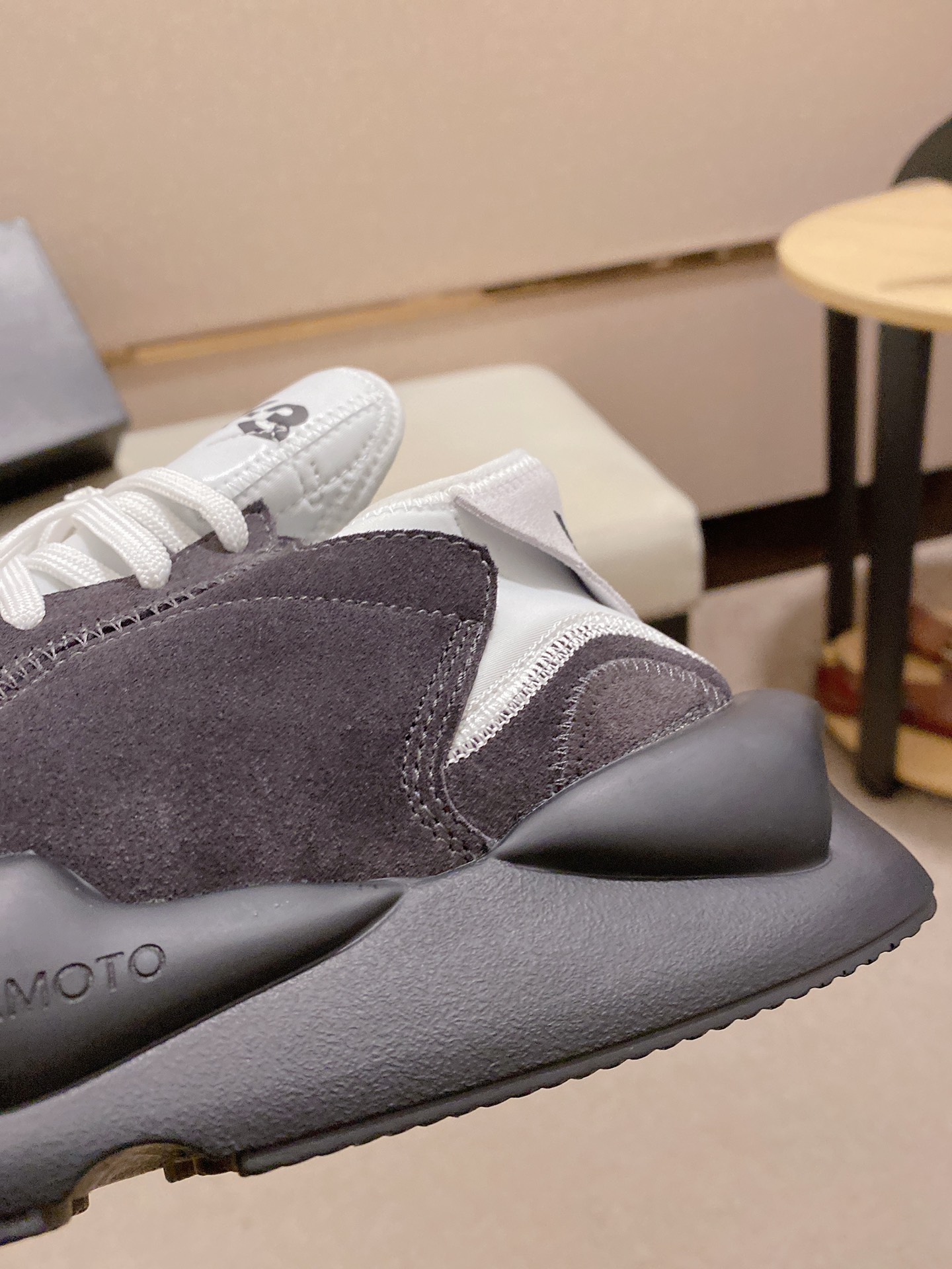 Y-3 Kaiwa Lace-Up Sneakers 18 - vstockx