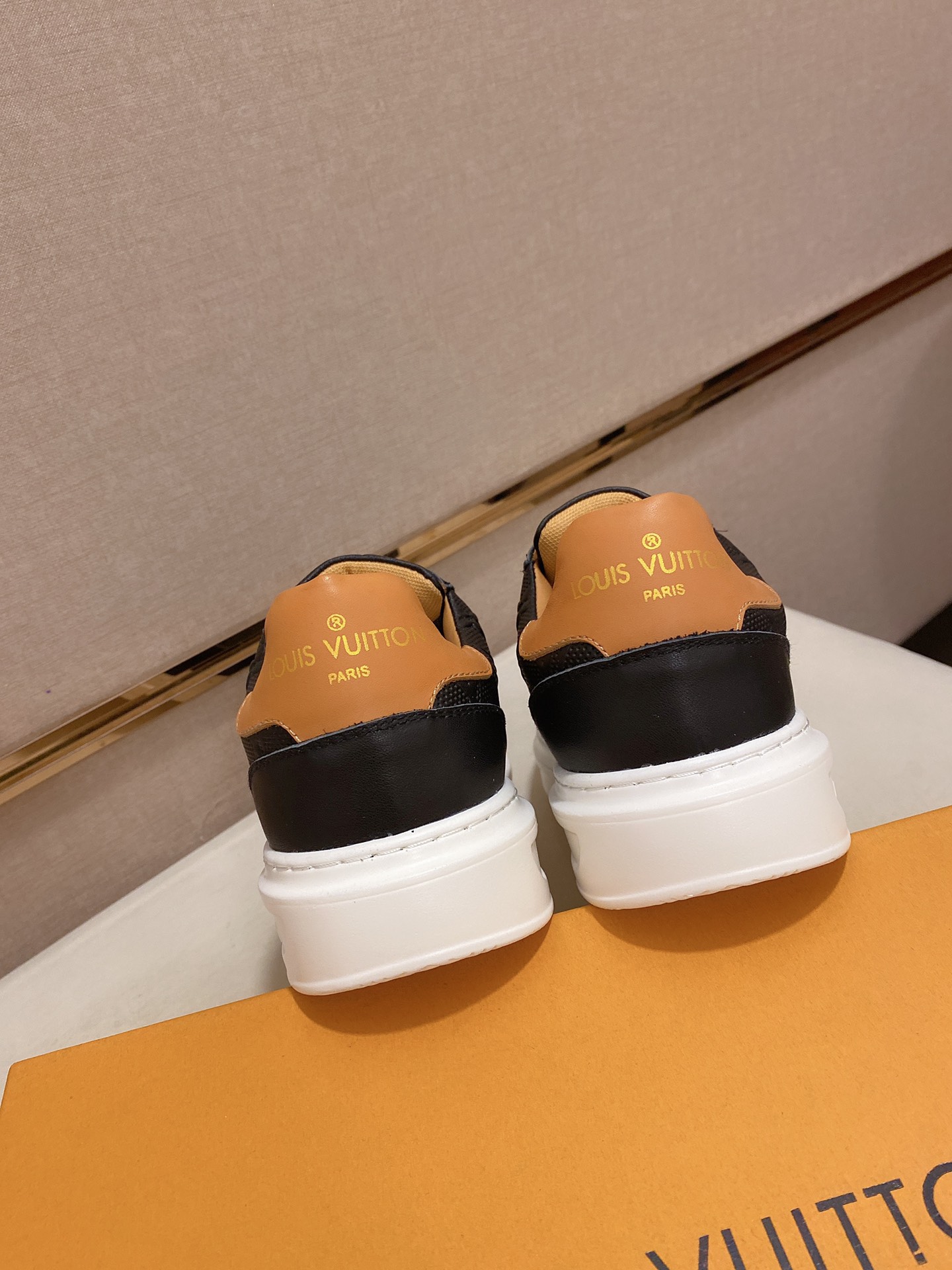 Louis Vuitton Low Top sneaker 119 - vstockx