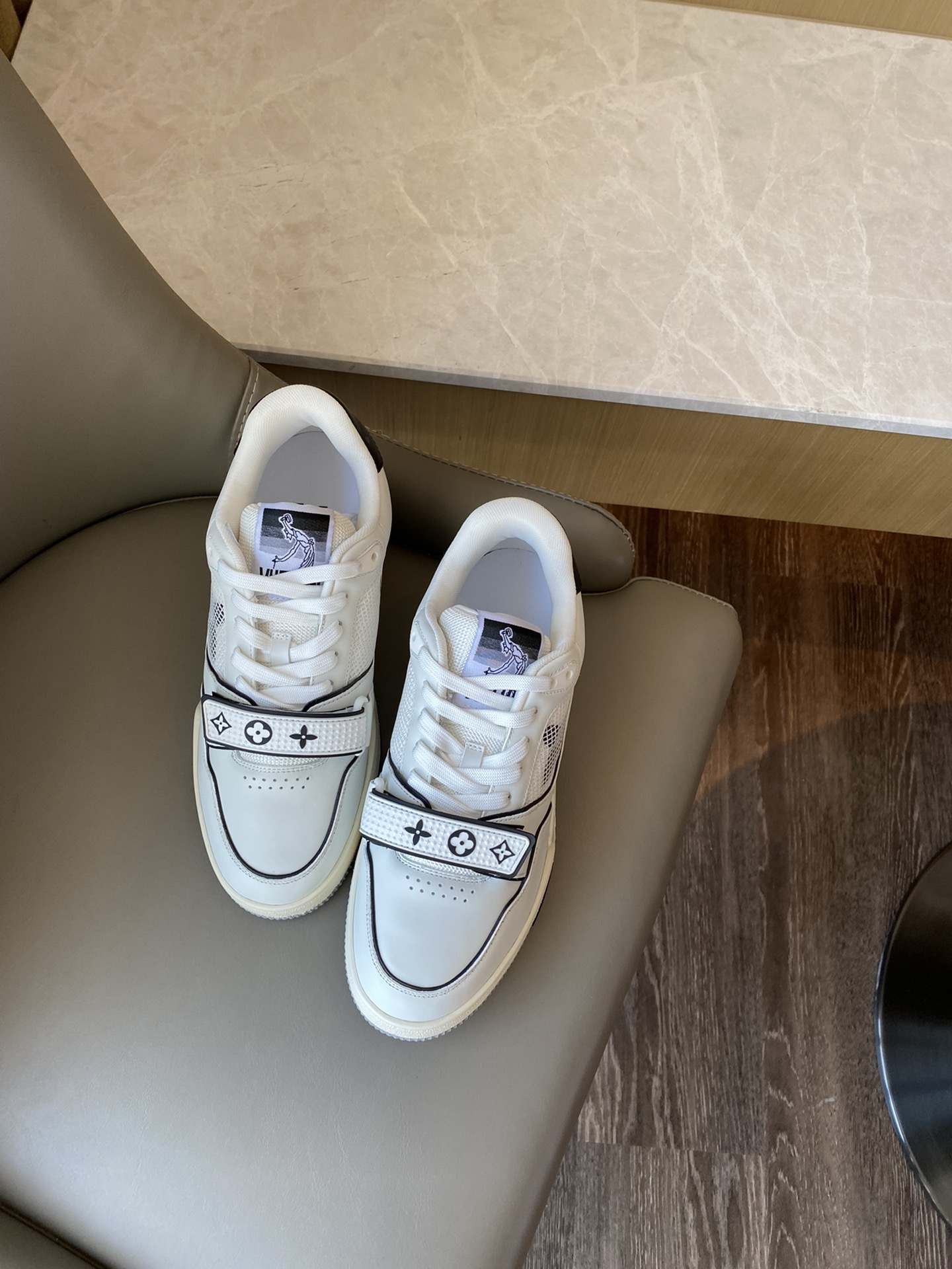 Louis Vuitton LV TRAINERS SNEAKER 9 - vstockx