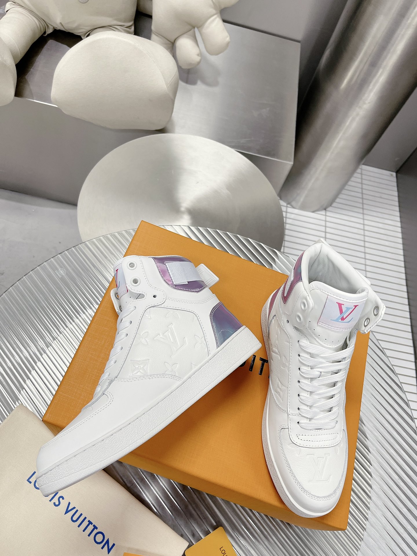 Louis Vuitton RIVOLI TRAINER BOOTS SNEAKER 11 - vstockx