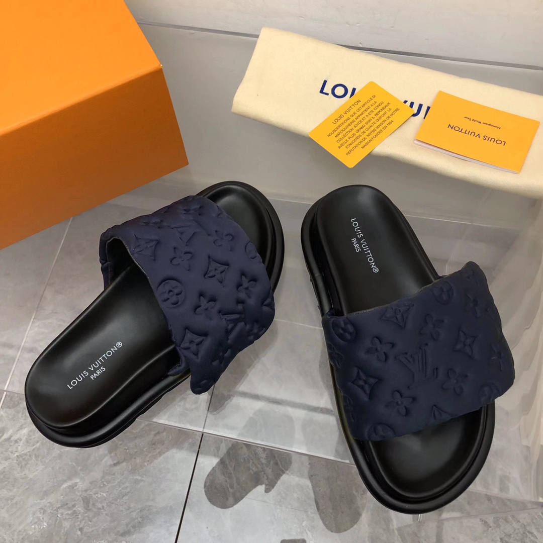Louis Vuitton POOL PILLOW COMFORT MULES WOMEN 1 - vstockx