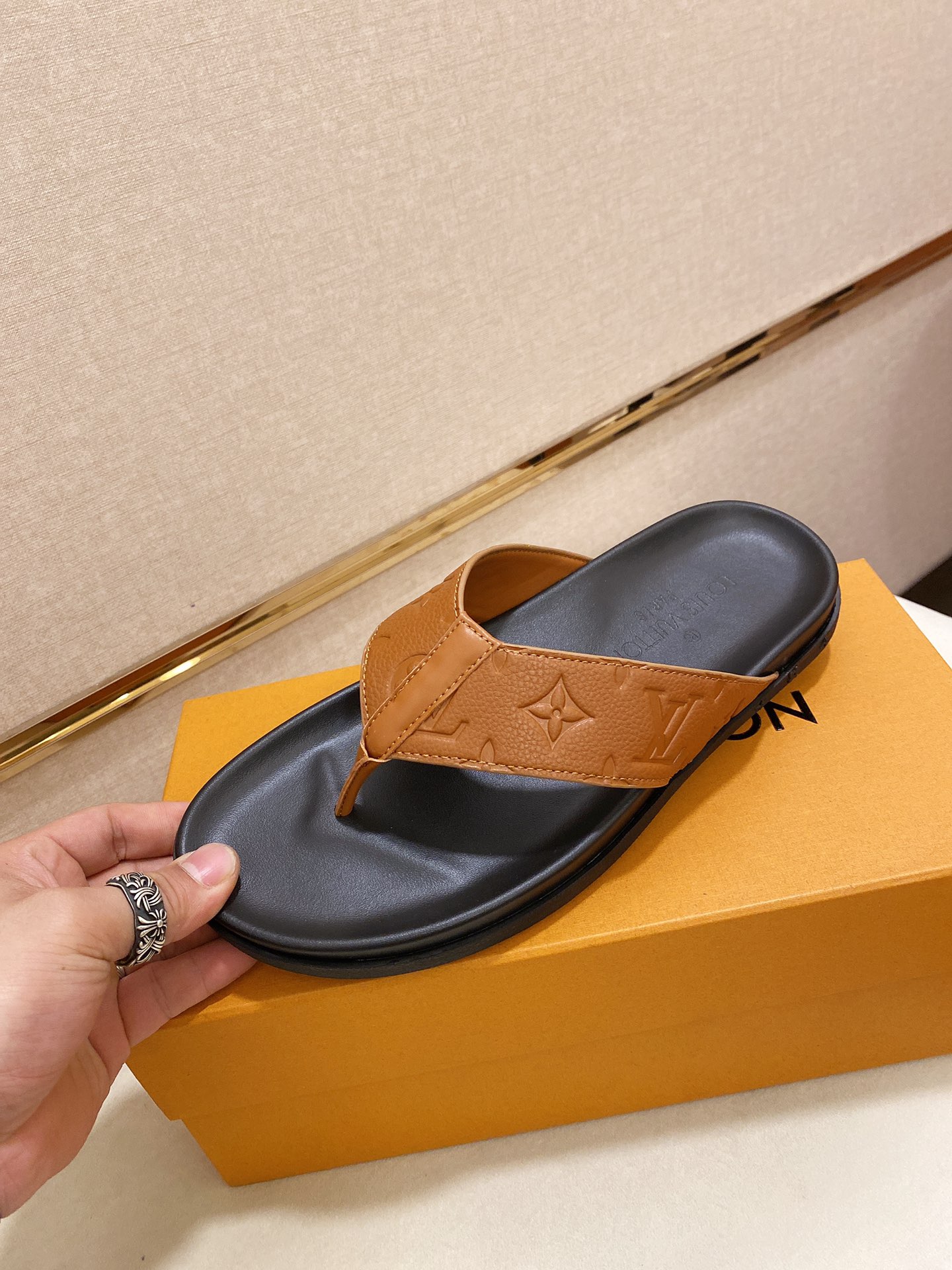 Louis Vuitton Slipper 12 - vstockx