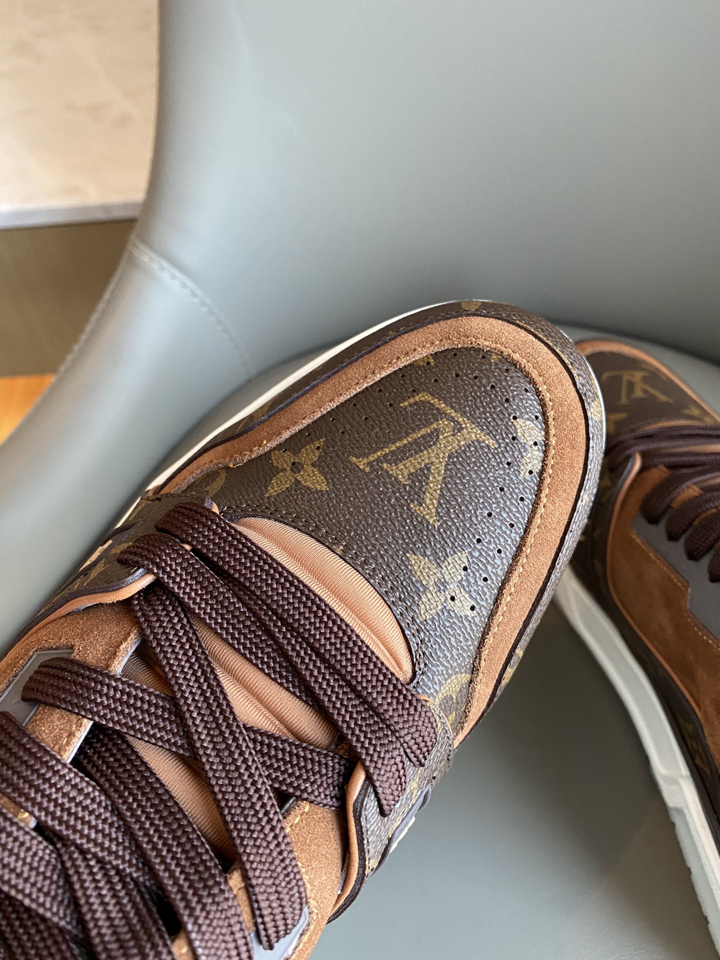 Louis Vuitton LV TRAINERS SNEAKER 9 - vstockx