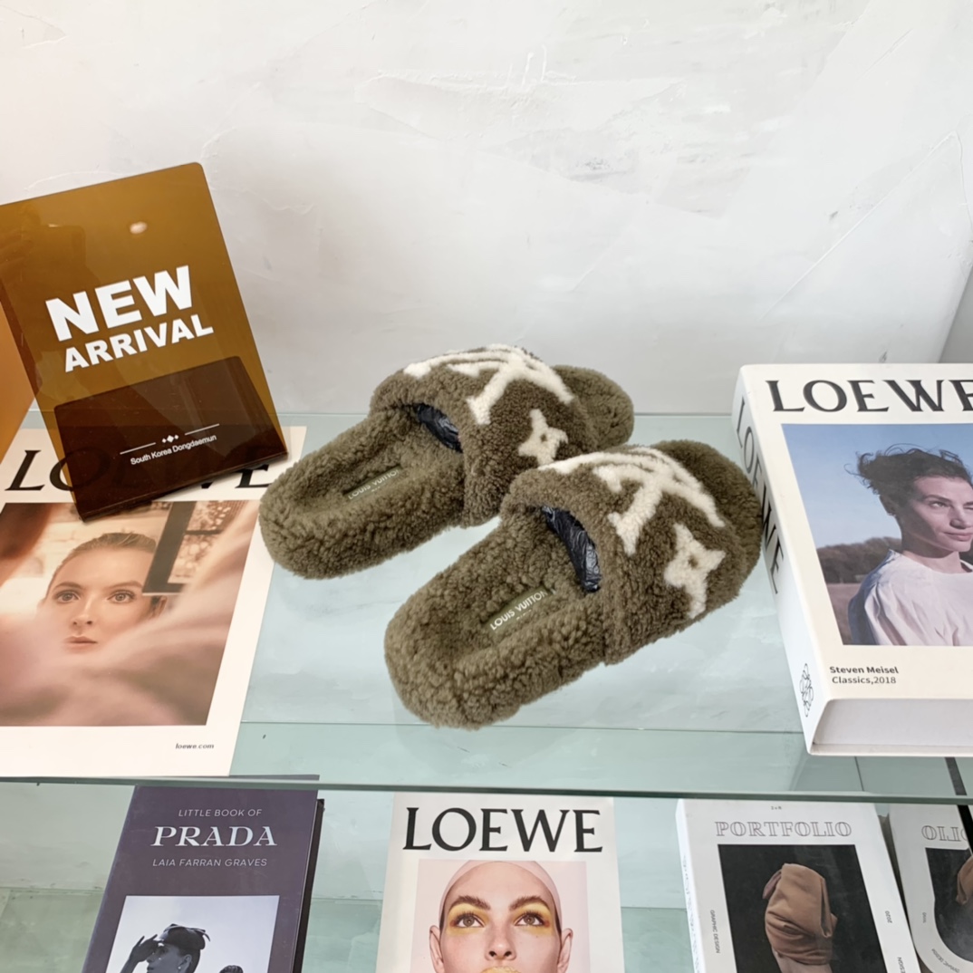 Louis Vuitton GLORIA FLAT LOAFERS WOMEN 12 - vstockx