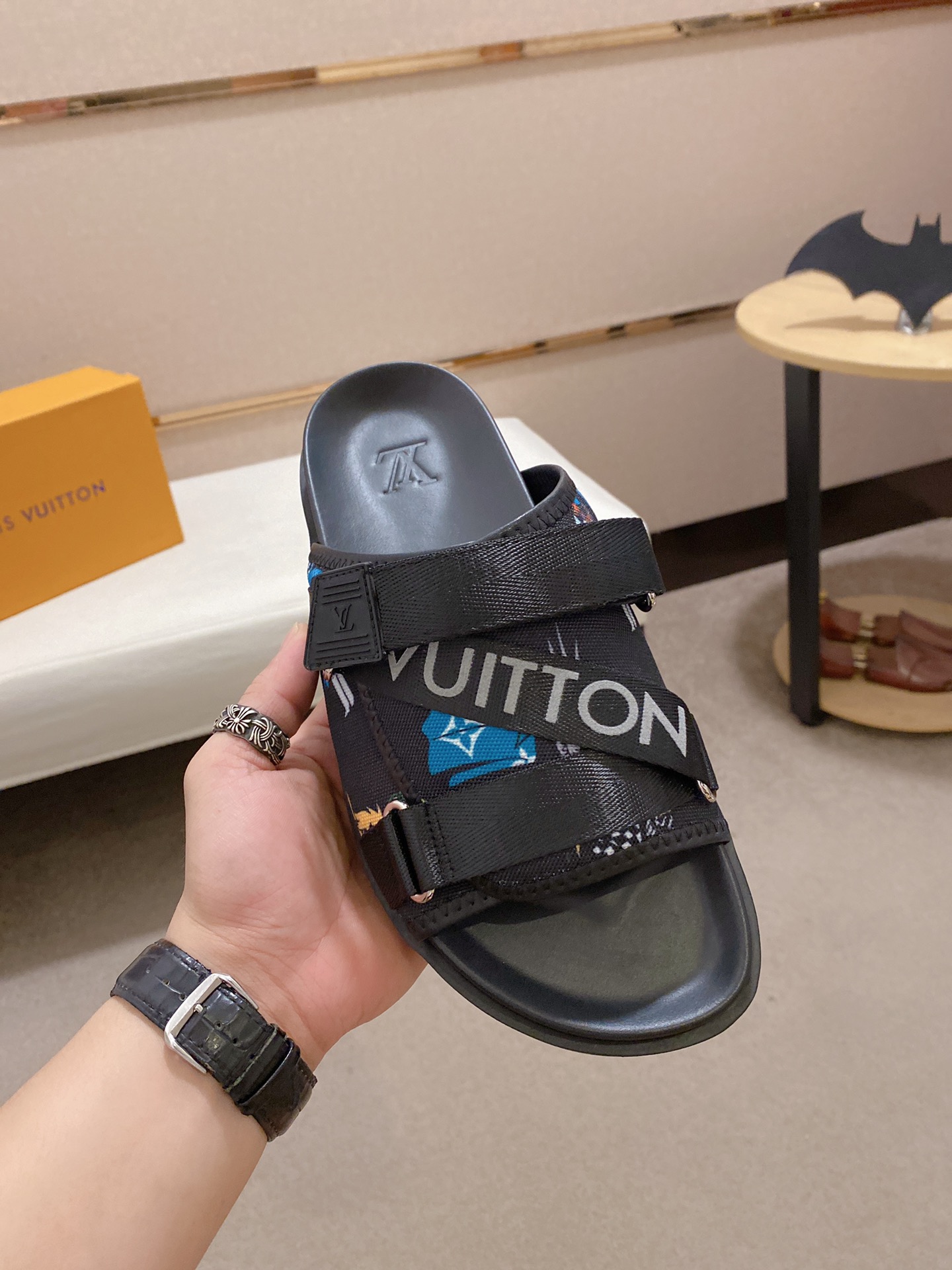 Louis Vuitton Honolulu Sneaker 13 - vstockx