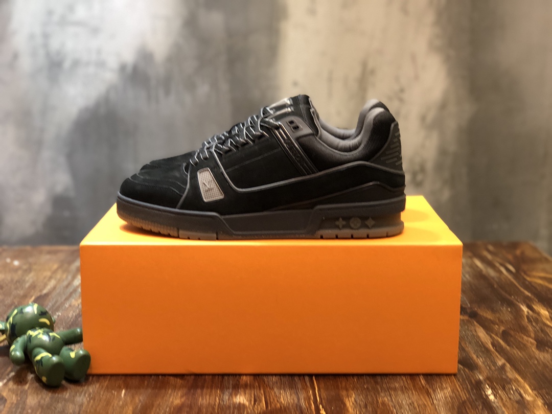 Louis Vuitton Trainer Sneakers 37 - vstockx