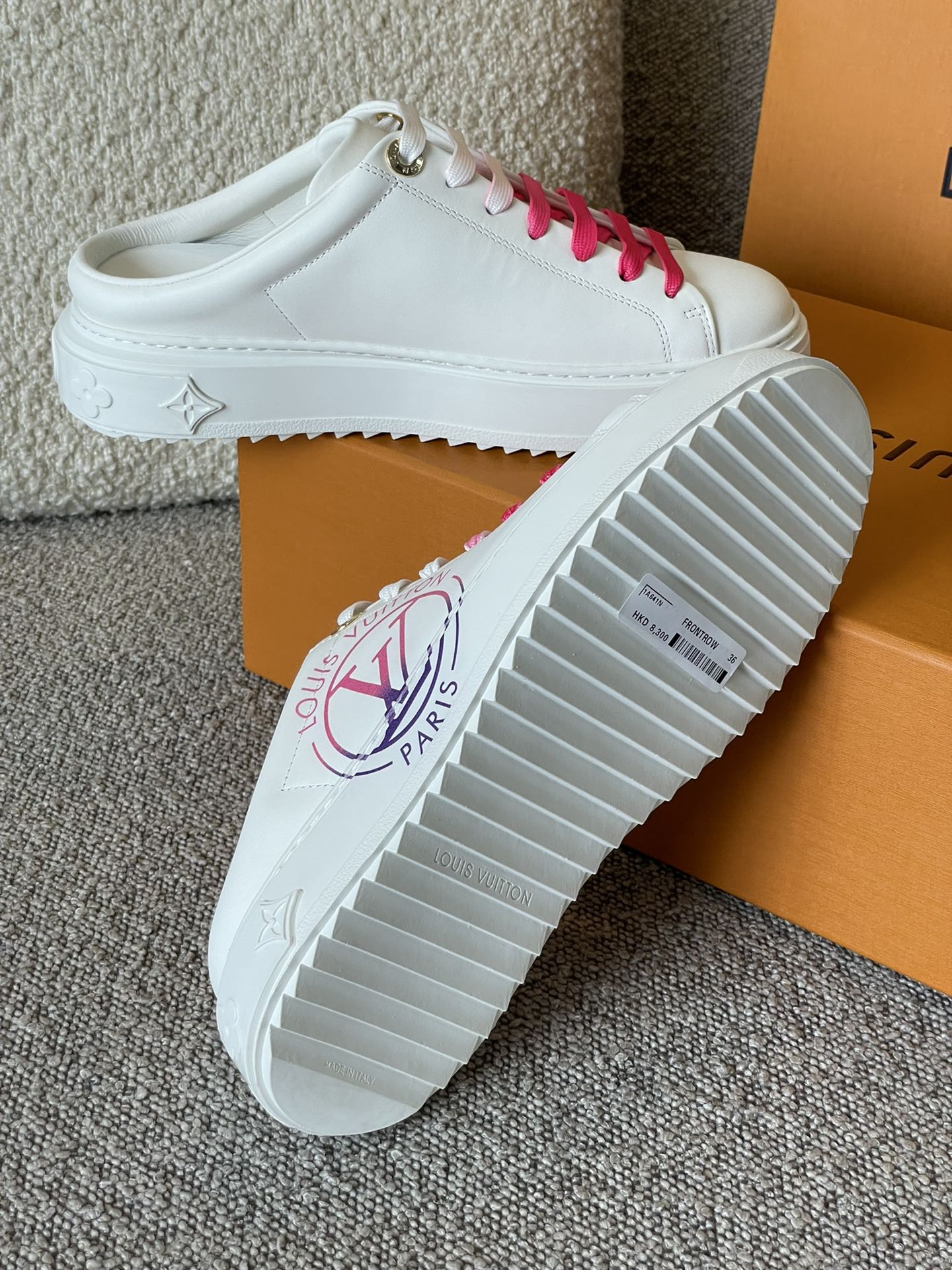 Louis Vuitton TIME OUT TRAINERS 1 - vstockx