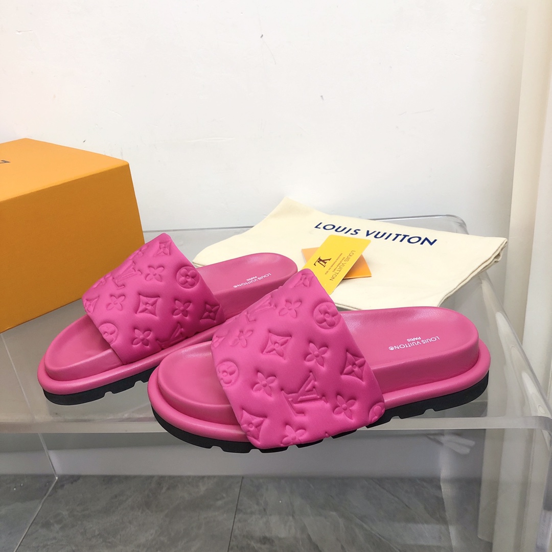 Louis Vuitton POOL PILLOW COMFORT MULES WOMEN 1 - vstockx
