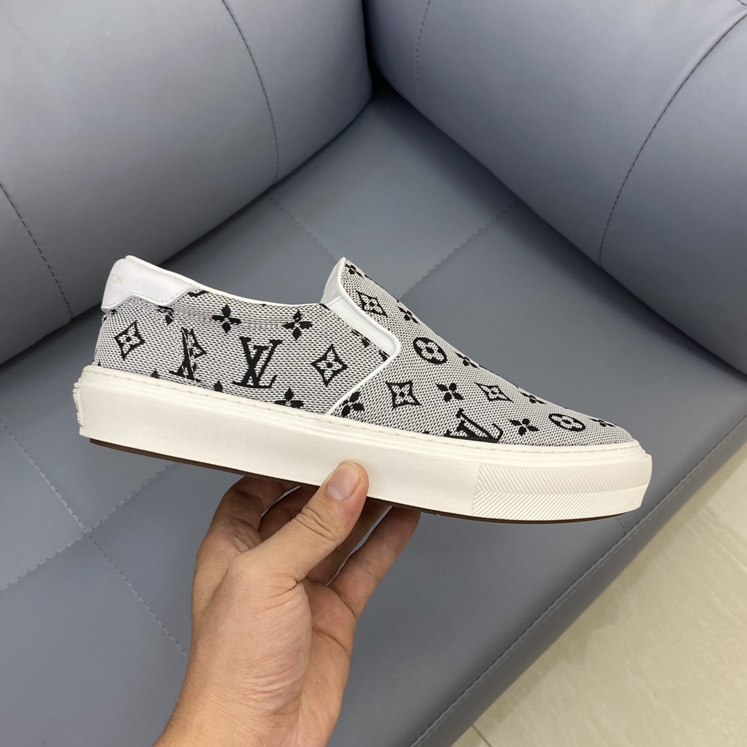 Louis Vuitton Monogram Denim sneaker 1 - vstockx