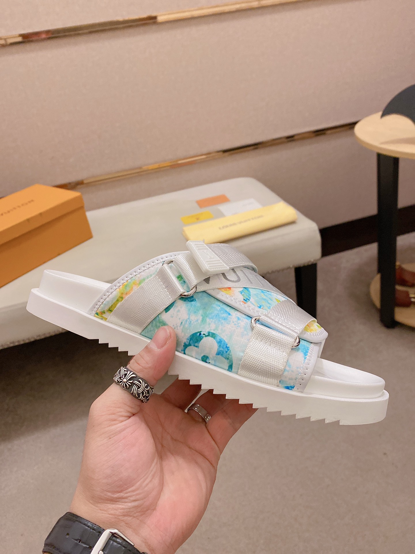 Louis Vuitton Honolulu Sneaker 8 - vstockx