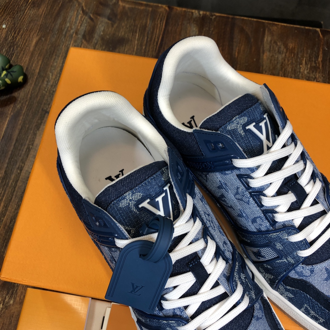Louis Vuitton Trainer Sneakers 67 - vstockx