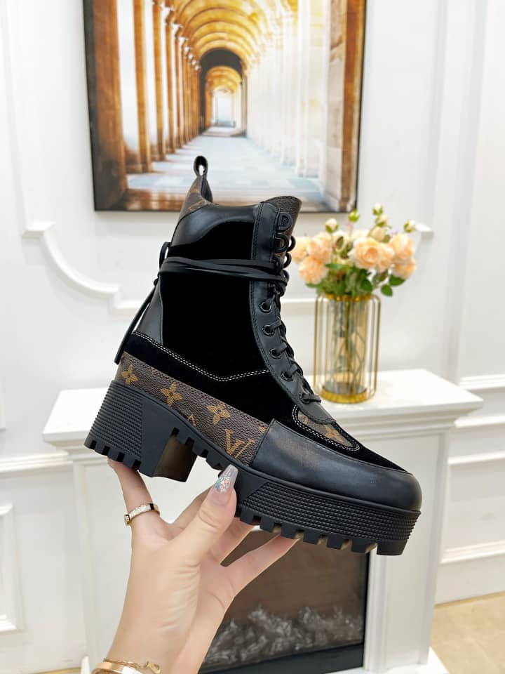 Louis Vuitton Laureate Platform Desert Boot Black - vstockx
