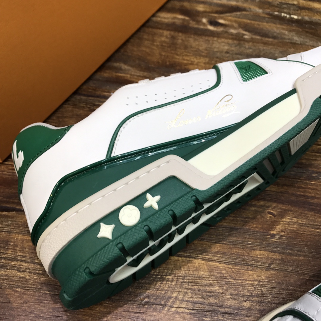 Louis Vuitton Trainer Sneakers 28 - vstockx