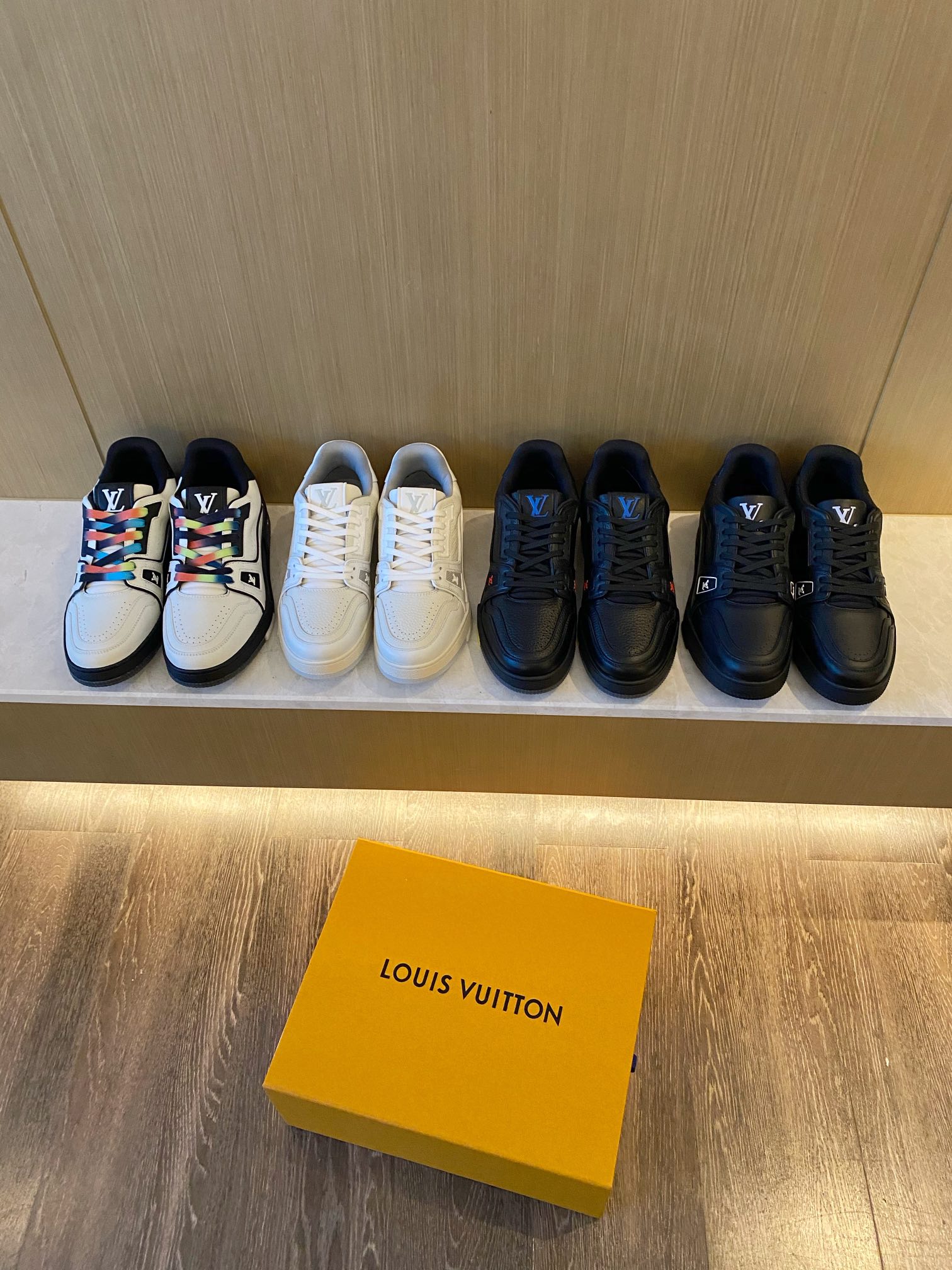 Louis Vuitton LV TRAINERS SNEAKER 9 - vstockx