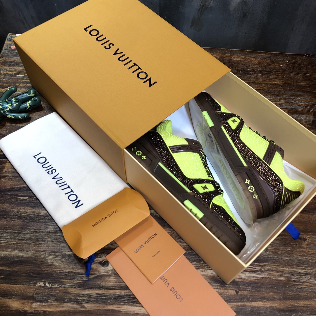 Louis Vuitton Trainer Sneakers 86 - vstockx