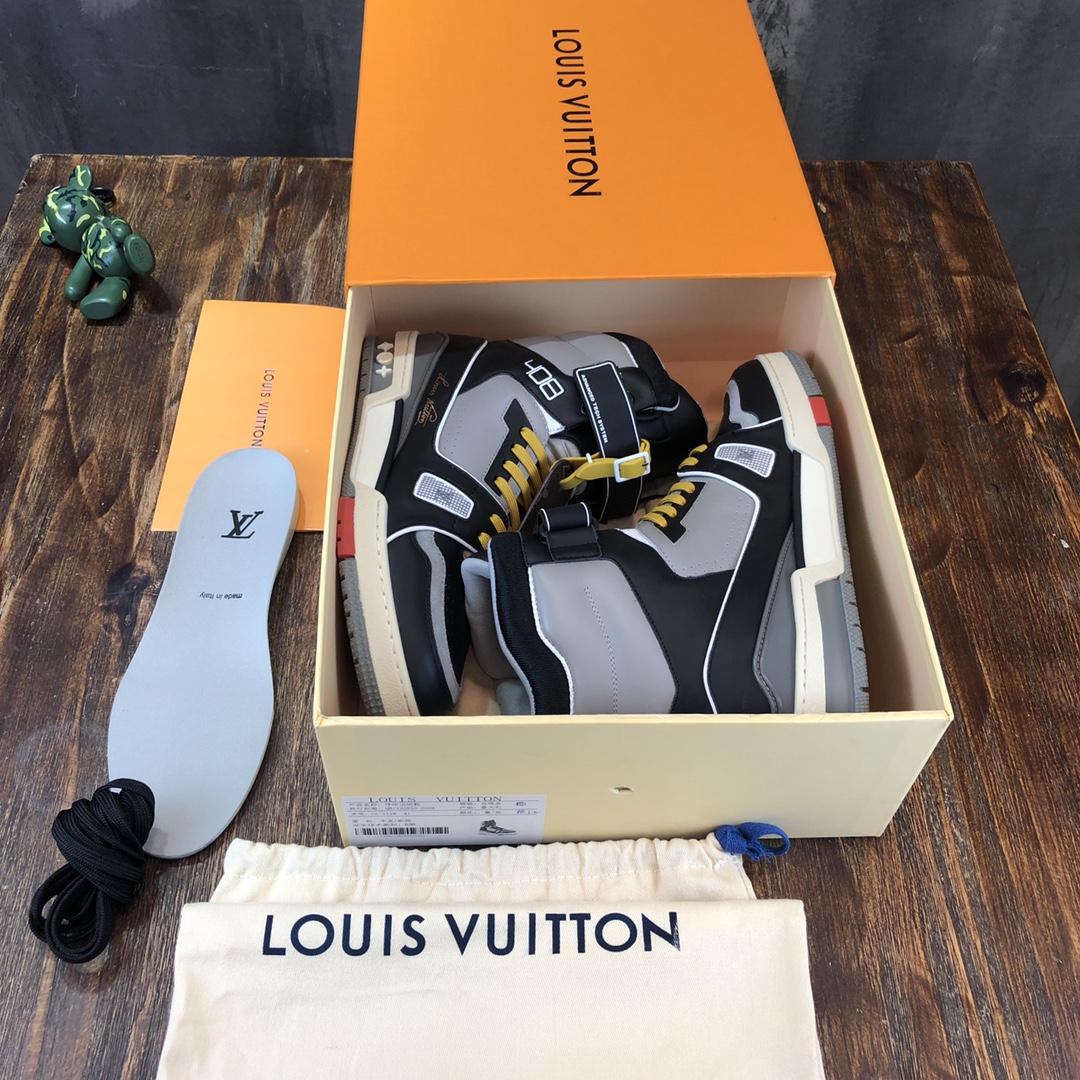 Louis Vuitton Trainer Sneakers 16 - vstockx
