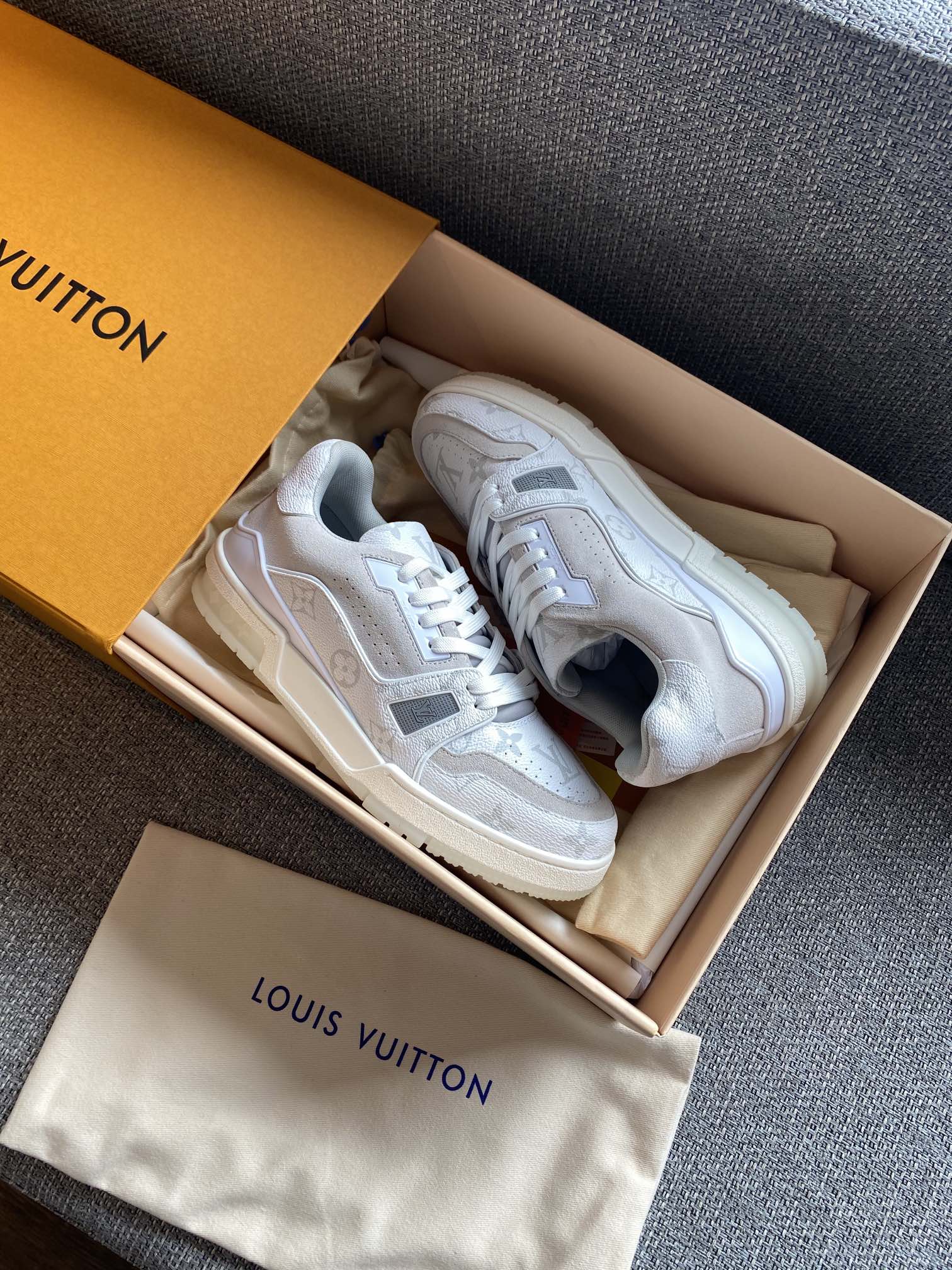 Louis Vuitton LV TRAINERS SNEAKER 9 - vstockx