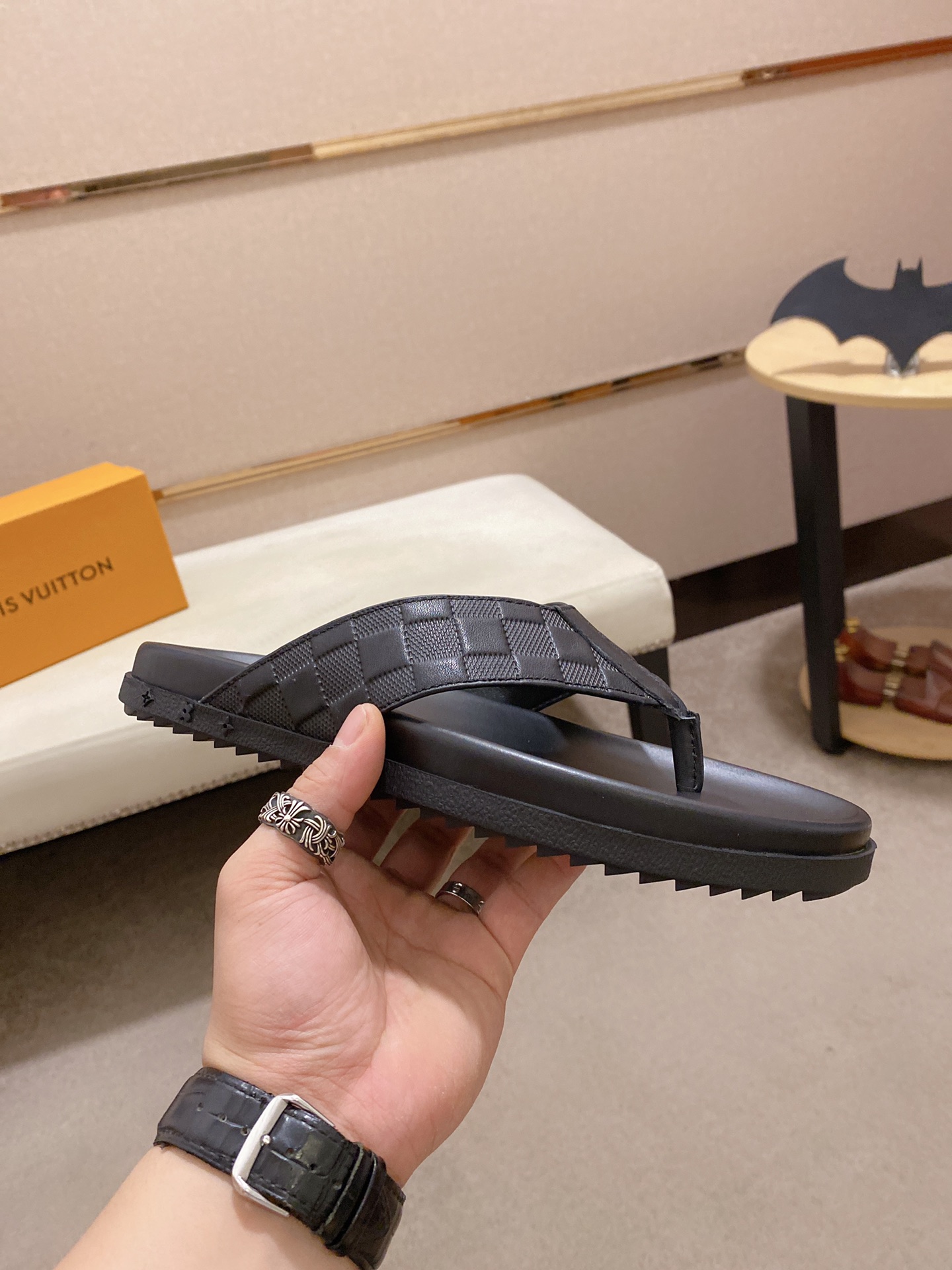 Louis Vuitton Slipper 5 - vstockx