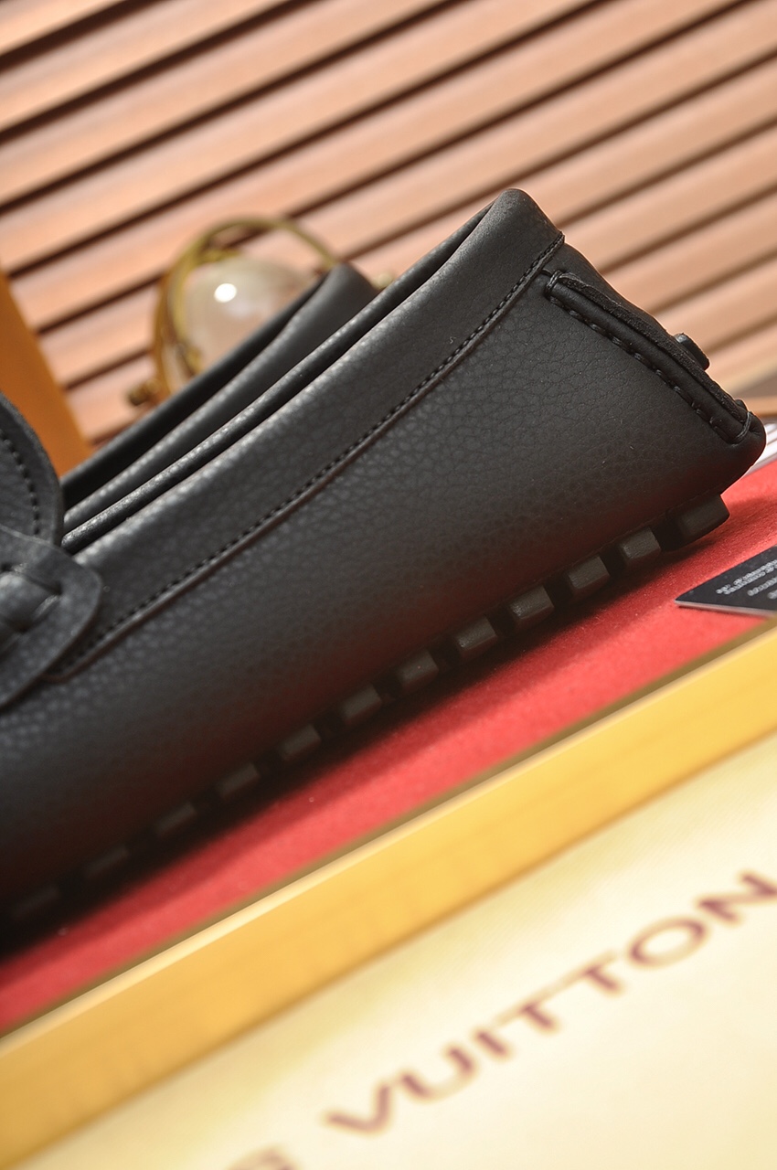 Louis Vuitton Leather Boots 23 - vstockx