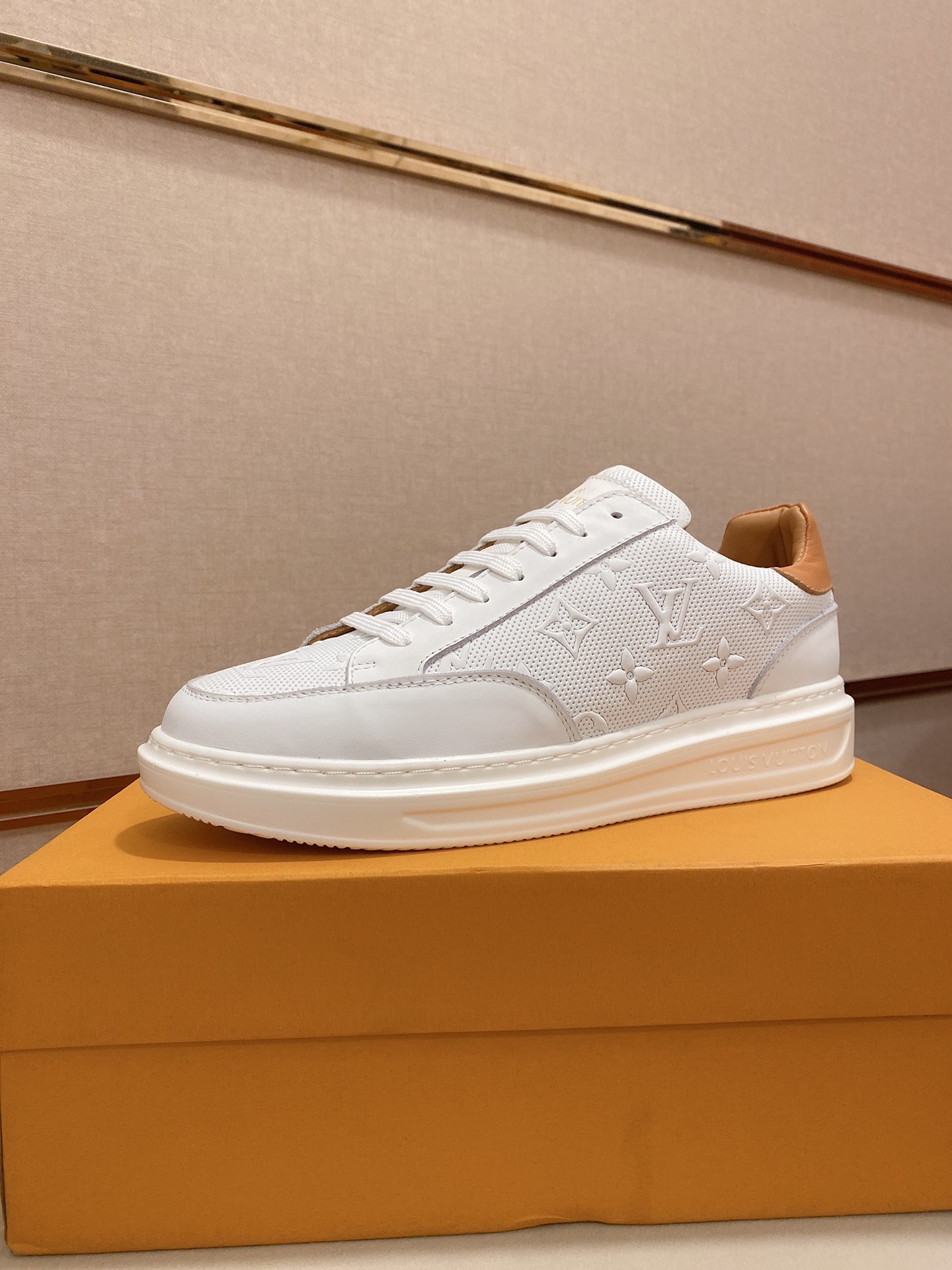Louis Vuitton Low Top sneaker 118 - vstockx
