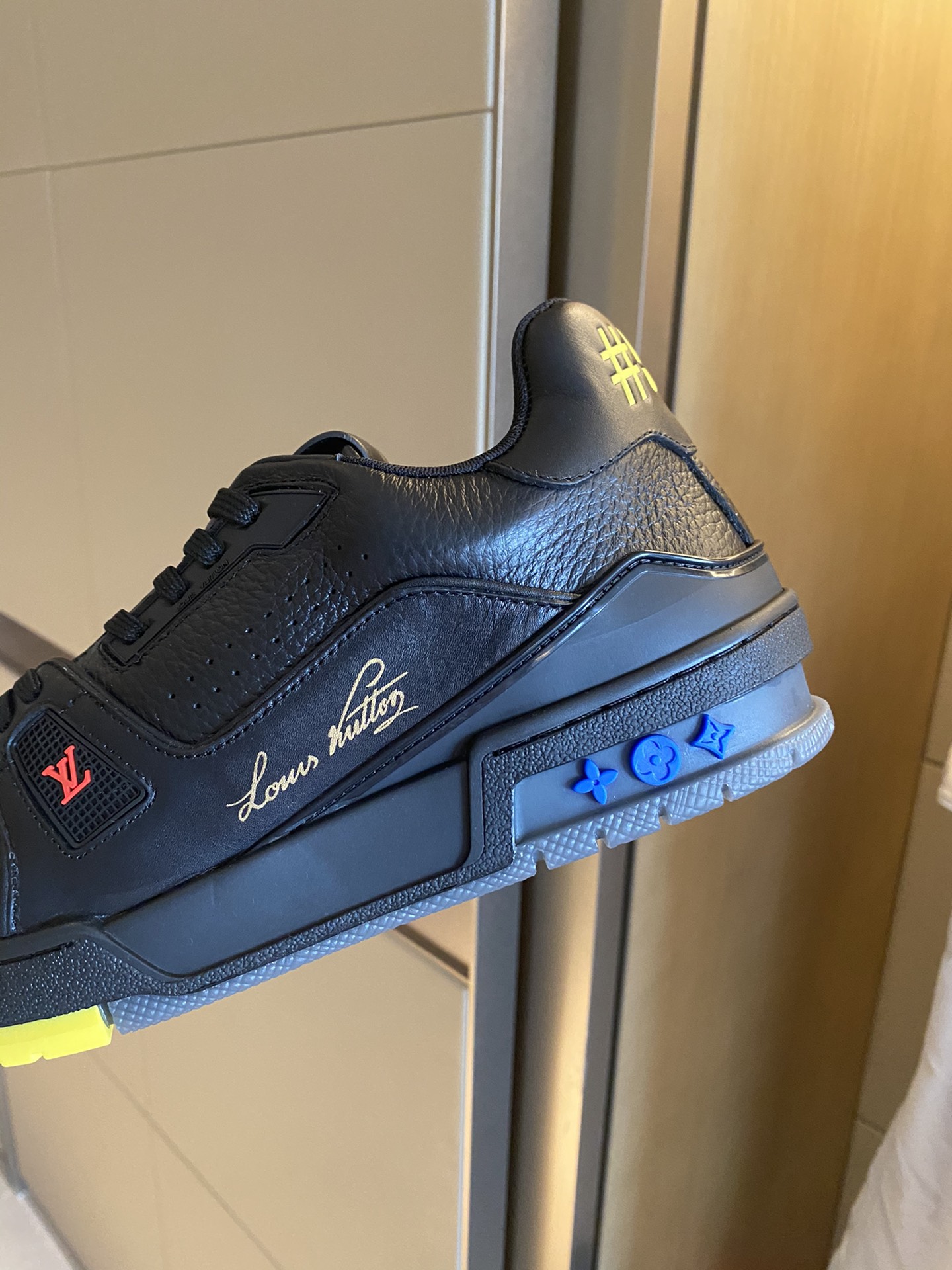 Louis Vuitton LV TRAINERS SNEAKER 9 - vstockx