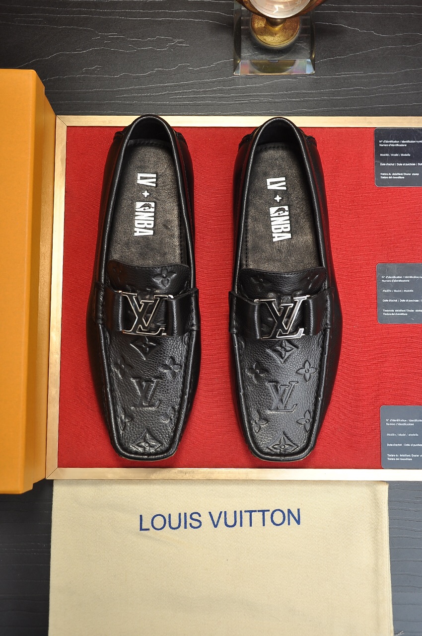 Louis Vuitton Leather Boots 2 - vstockx