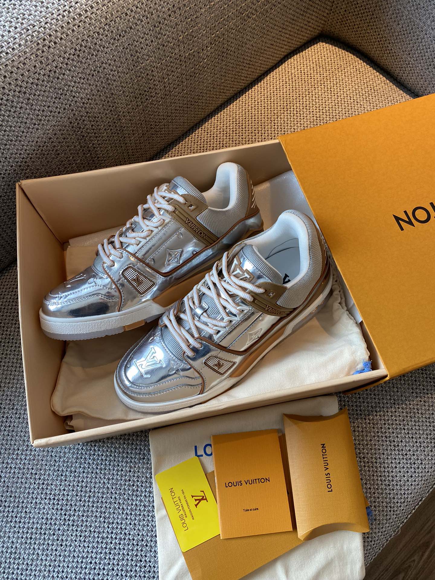 Louis Vuitton LV TRAINERS SNEAKER 9 - vstockx