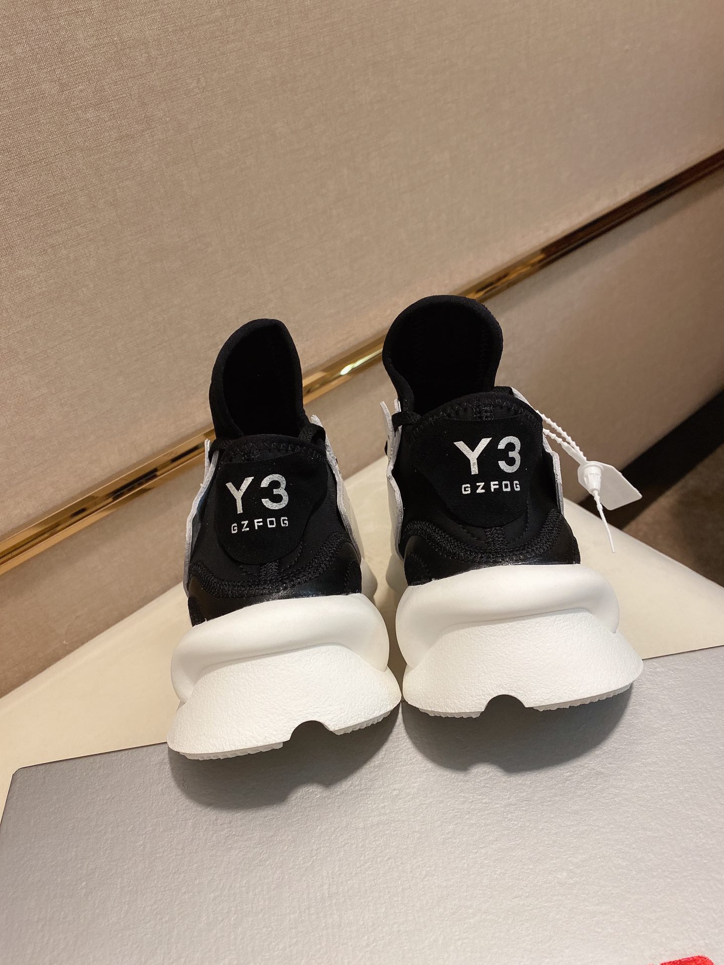 Y-3 Kaiwa Lace-Up Sneakers 39 - vstockx