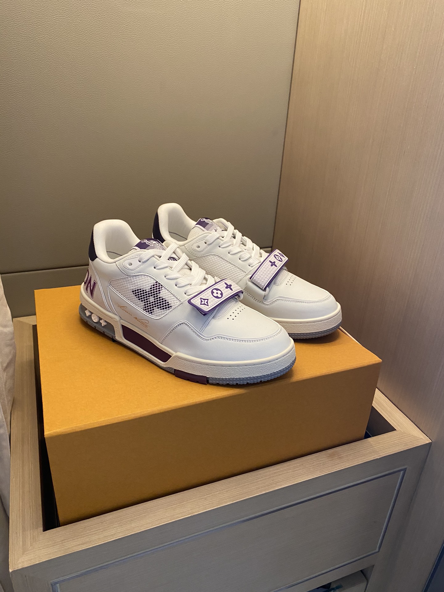 Louis Vuitton LV TRAINERS SNEAKER 9 - vstockx