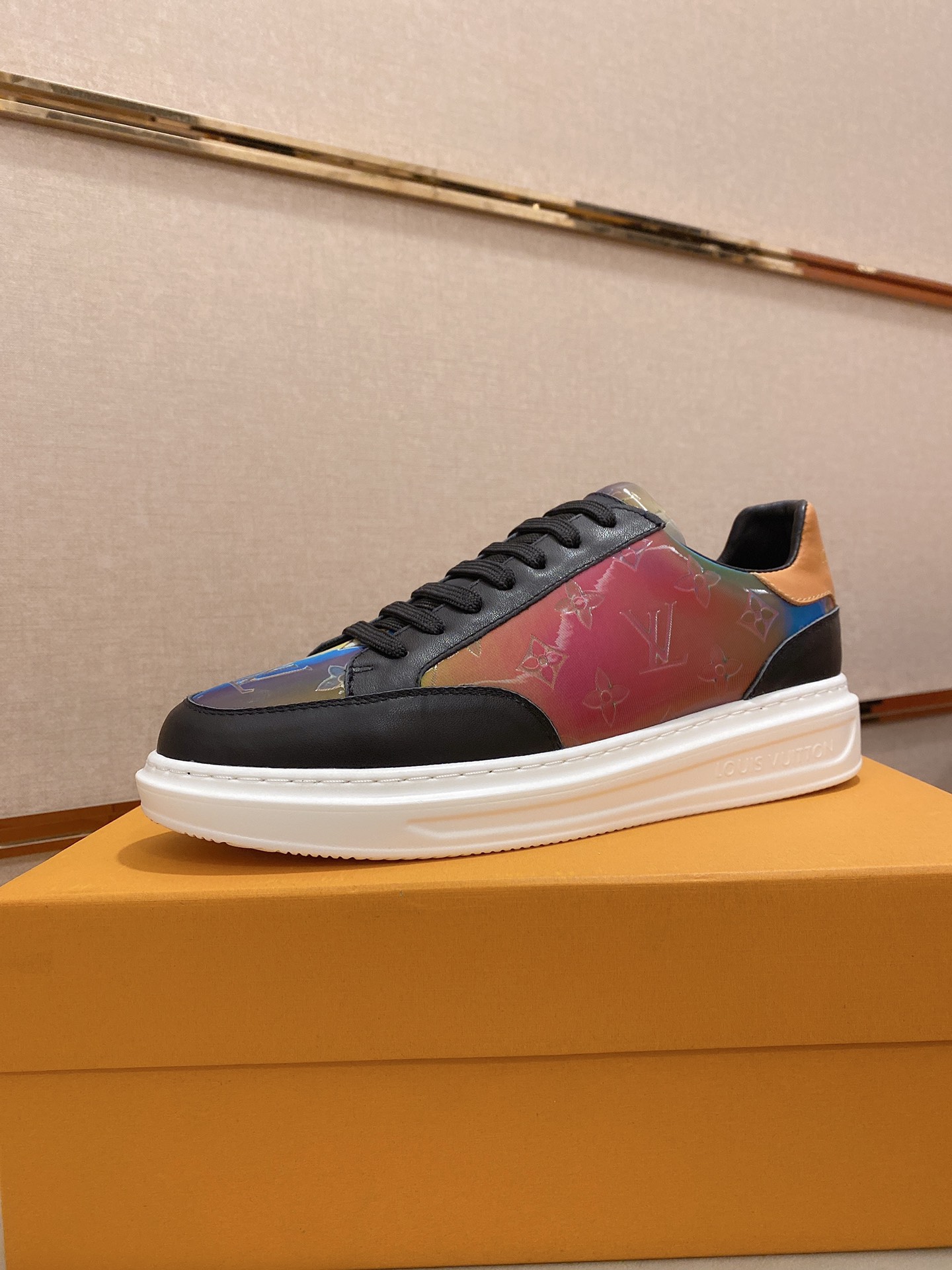 Louis Vuitton Low Top sneaker 115 - vstockx