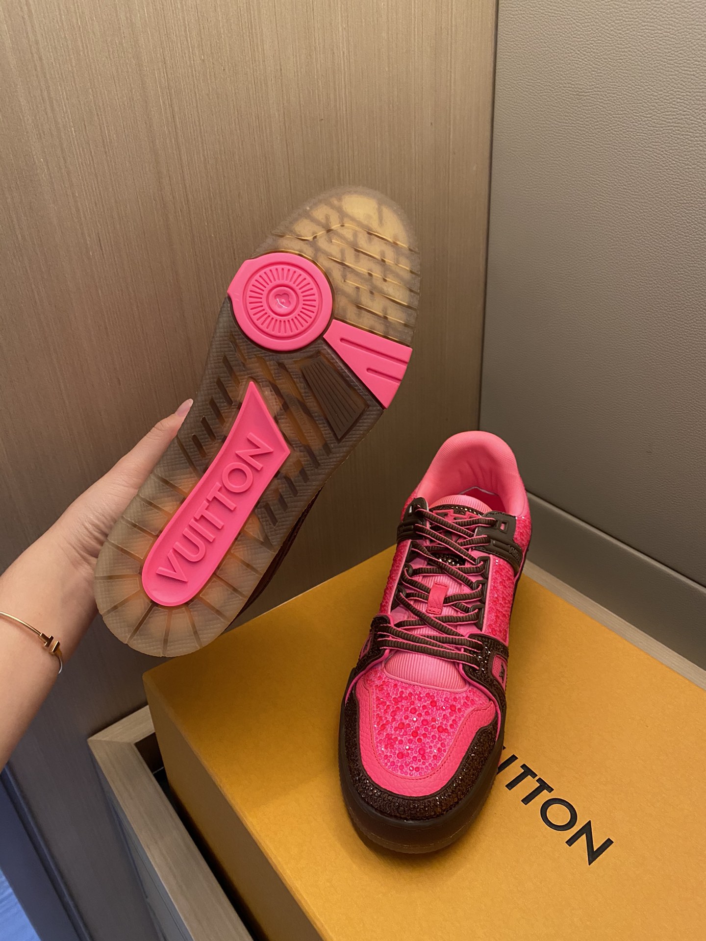 Louis Vuitton LV TRAINERS SNEAKER 9 - vstockx