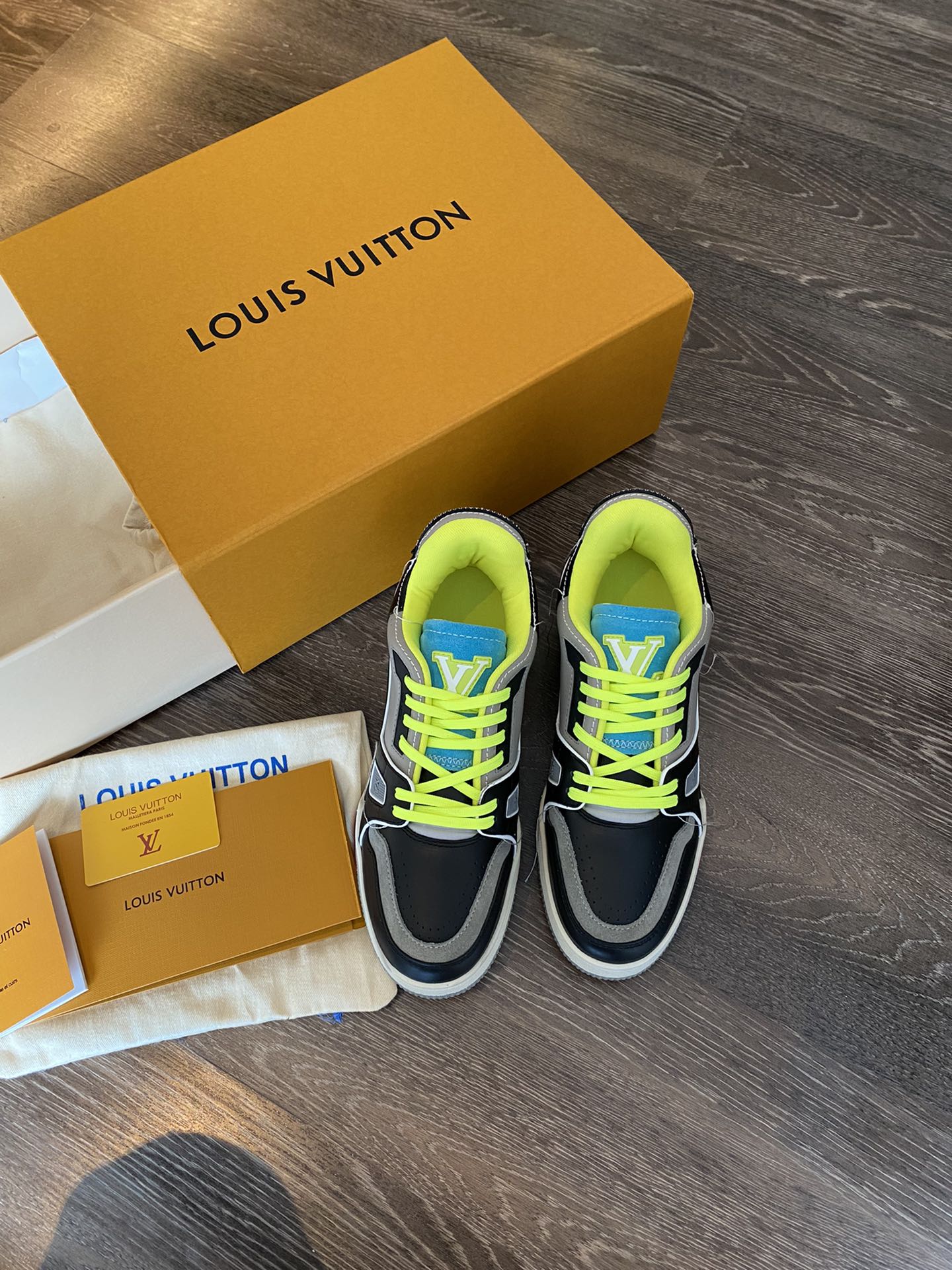 Louis Vuitton LV TRAINERS SNEAKER 9 - vstockx